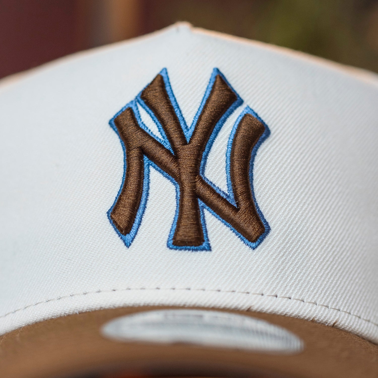 NEW ERA 9FORTY A-FRAME MLB NEW YORK YANKEES SUBWAY SERIES 2000 TWO TONE / GREY UV CAP