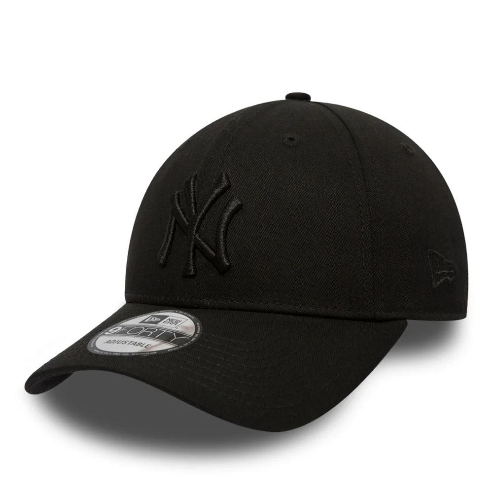 NEW ERA 9FORTY LEAGUE ESSENTIAL NEW YORK YANKEES BLACK CAP - FAM