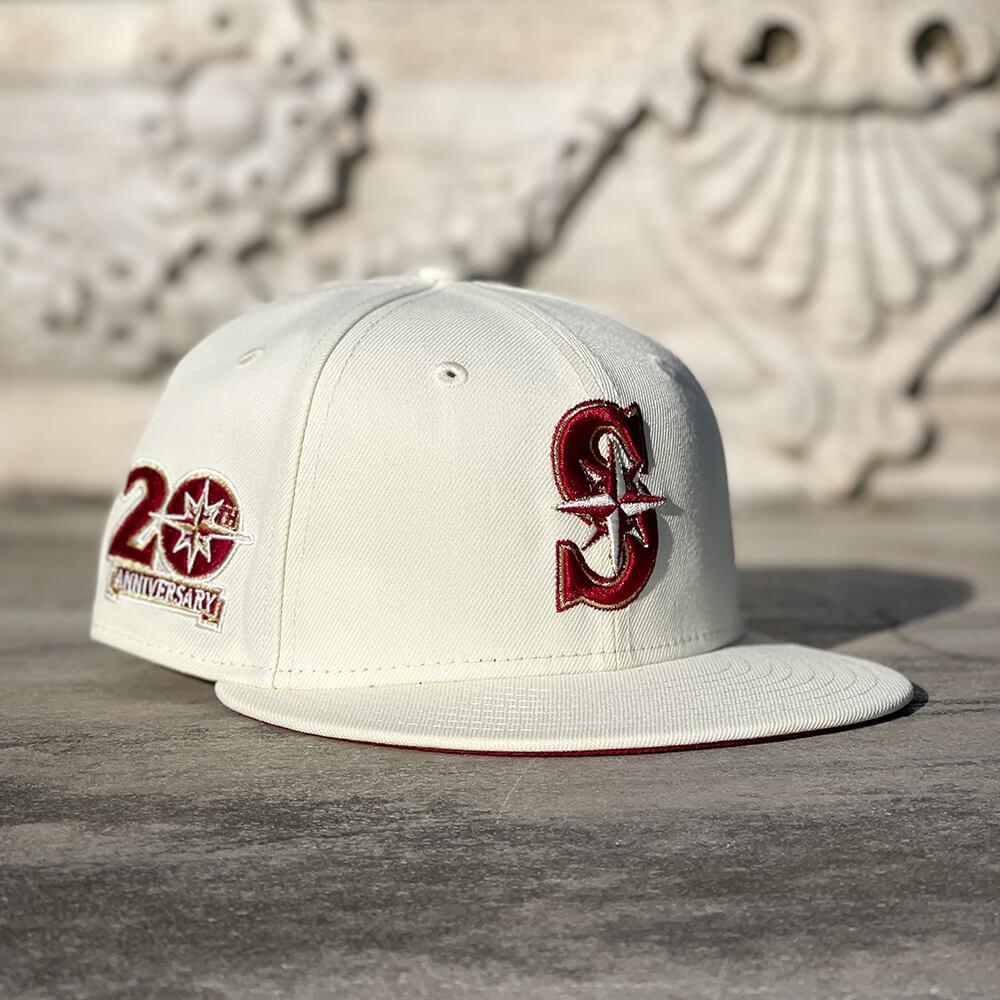 NEW ERA 59FIFTY MLB SEATTLE MARINERS 20TH ANNIVERSARY CHROME WHITE / CARDINAL UV FITTED CAP - FAM