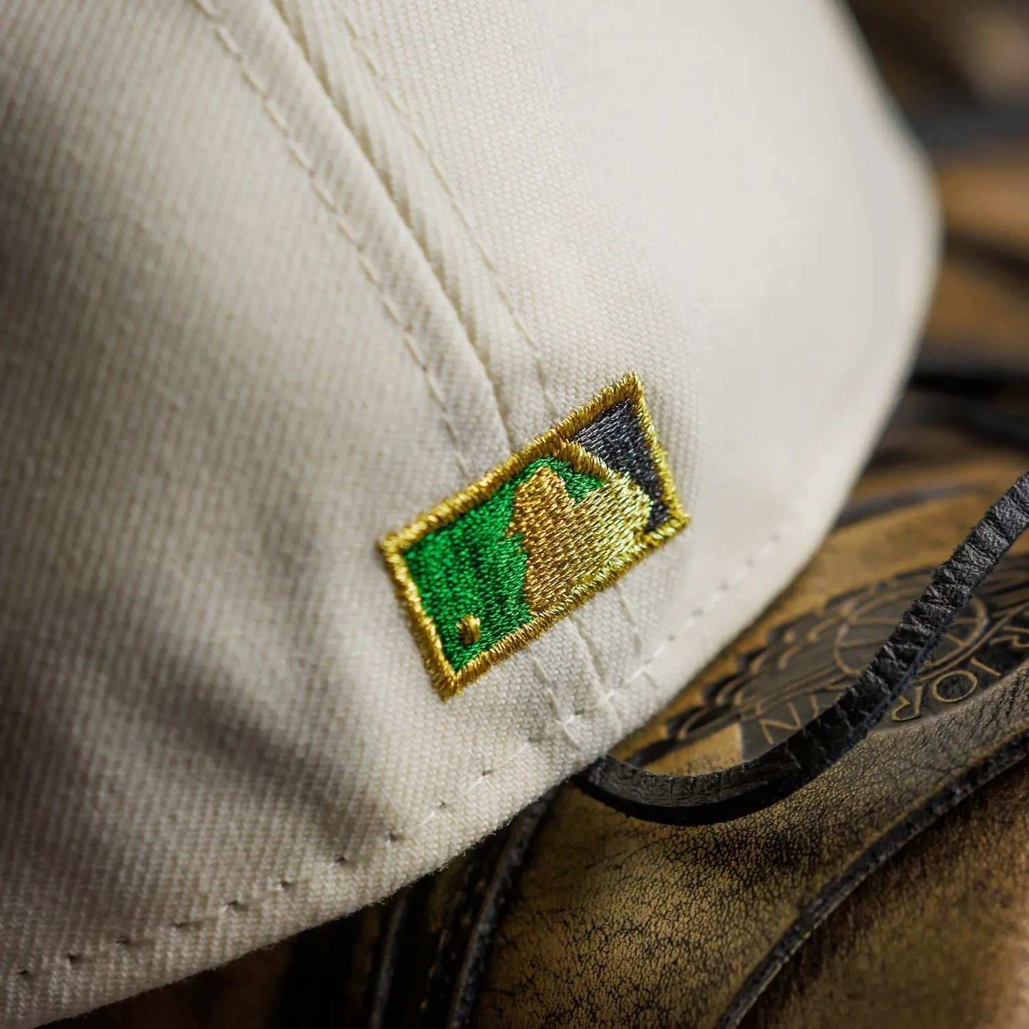 NEW ERA 59FIFTY MLB NEW YORK YANKEES WORLD SERIES 100TH ANNIVERSARY TWO TONE / KELLY GREEN UV FITTED CAP - FAM