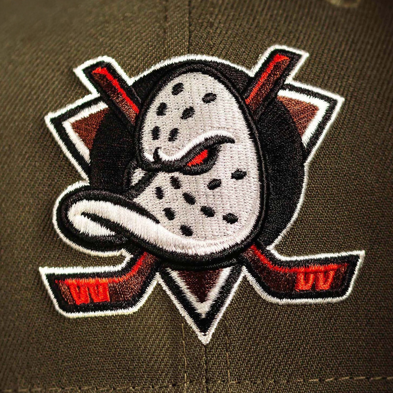 NEW ERA 59FIFTY NHL ANAHEIM DUCKS 30TH ANNIVERSARY TWO TONE / RED UV FITTED CAP