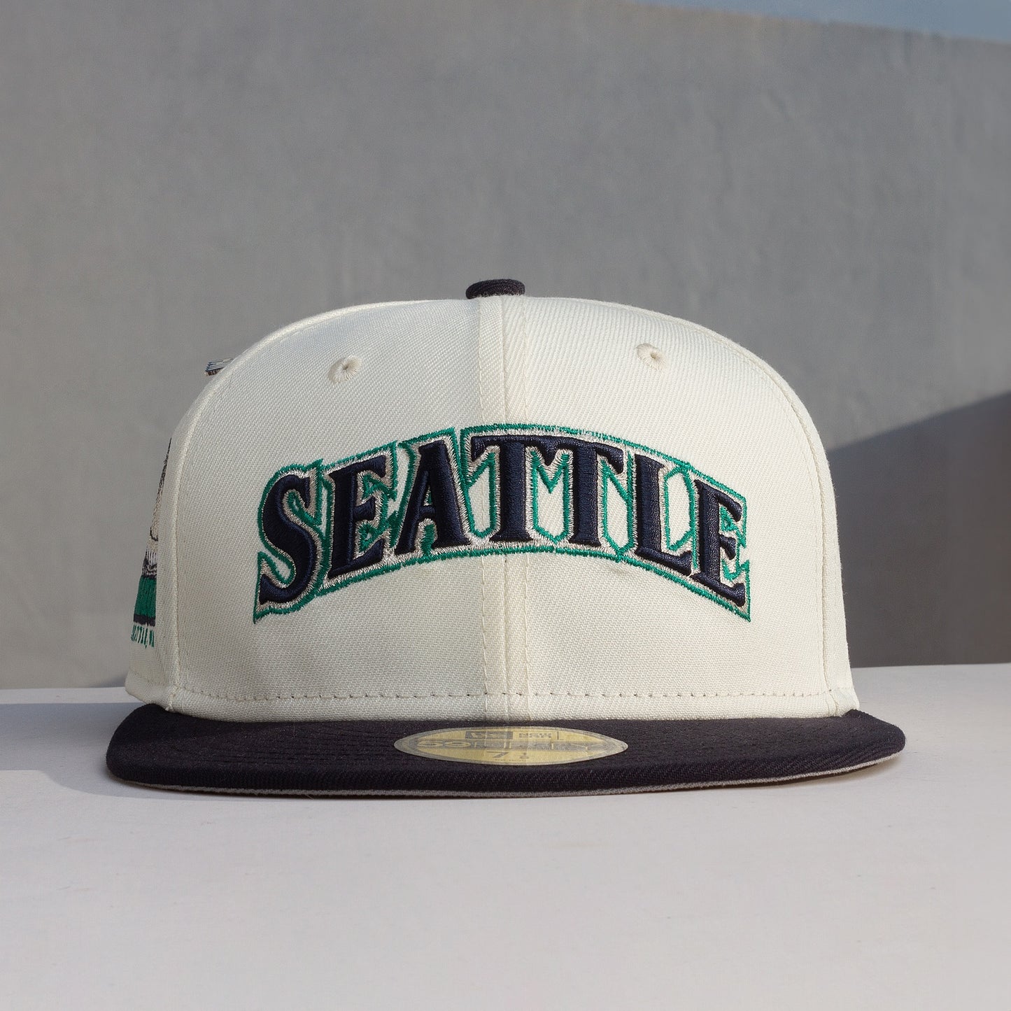 NEW ERA 59FIFTY MLB SEATTLE MARINERS KINGDOME PATCH TWO TONE / GREY UV FITTED CAP