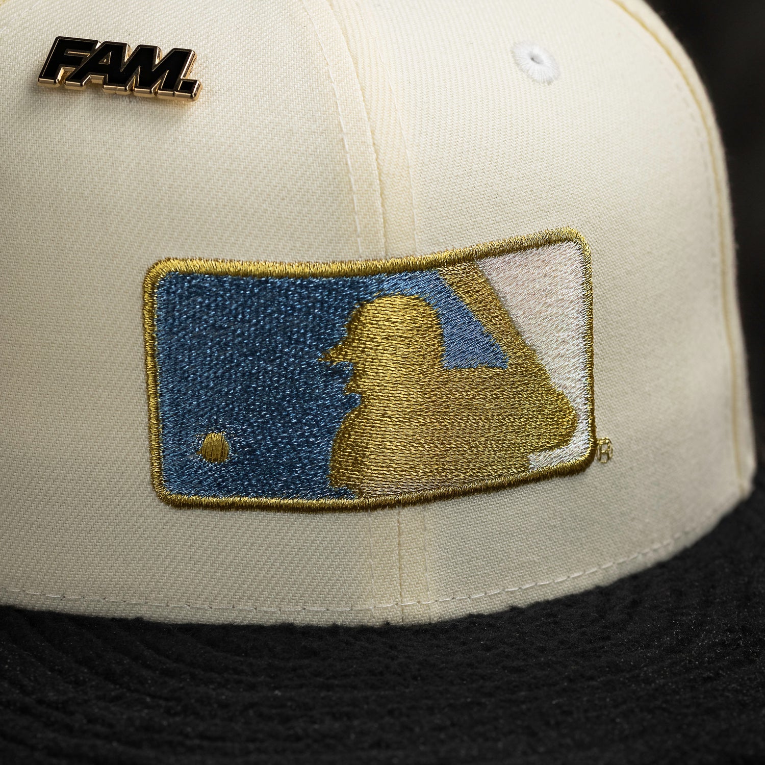 MLB LOGO CHROME WHITE BLACK TWO TONE GREY UV / NEW ERA 59FIFTY CAP