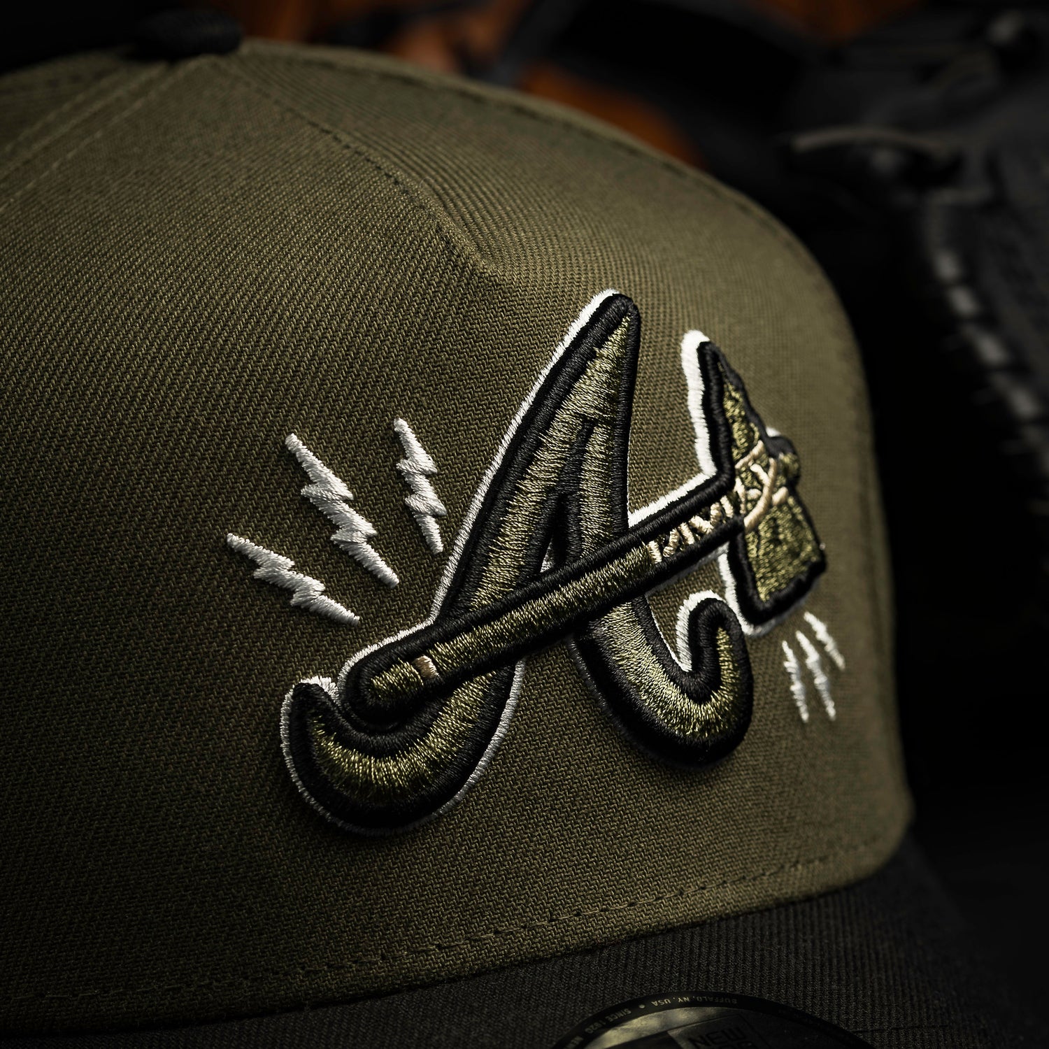 ATLANTA BRAVES MLB OLIVE BLACK TWO TONE GRAY UV / NEW ERA 9FORTY A-FRAME