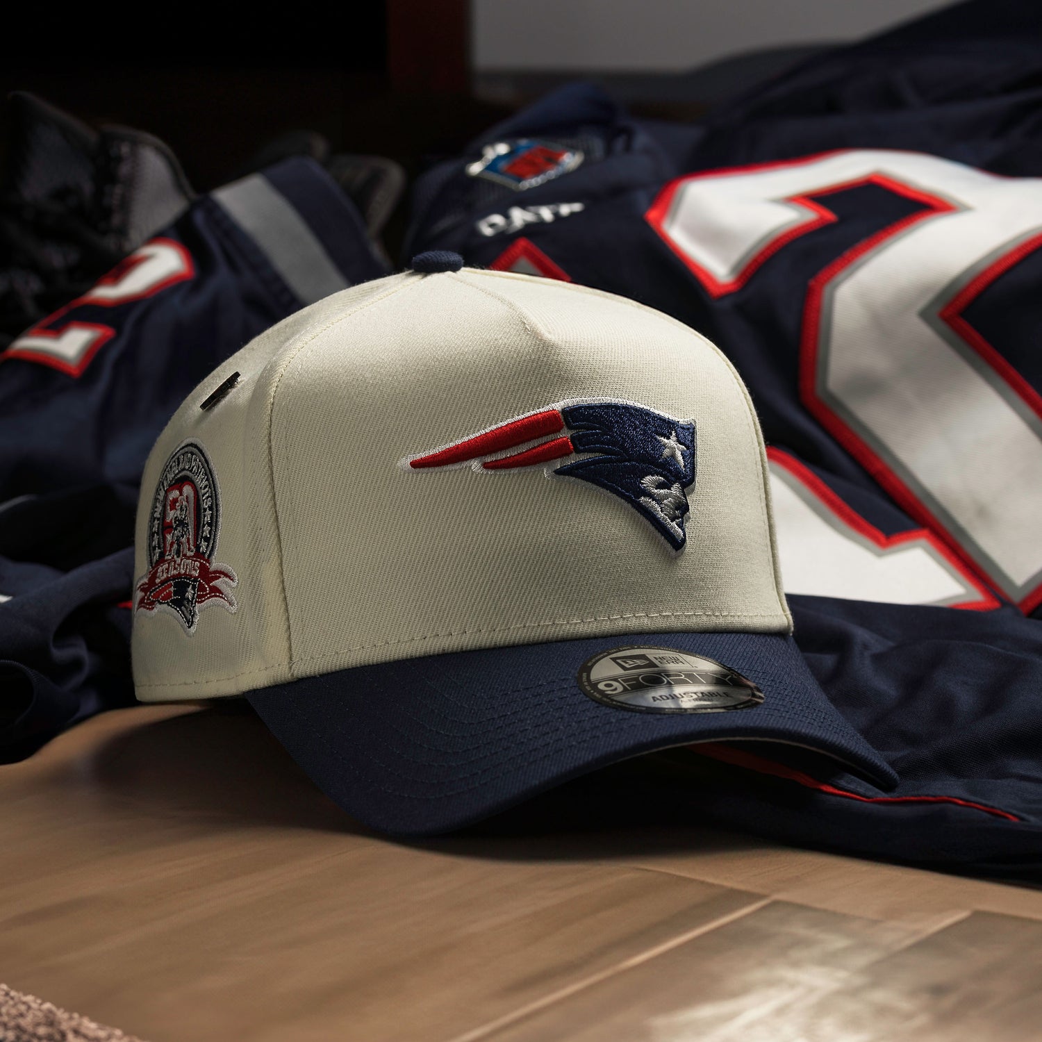 NEW ENGLAND PATRIOTS NFL CHROME WHITE BLUE TWO TONE GRAY UV / NEW ERA 9FORTY A-FRAME