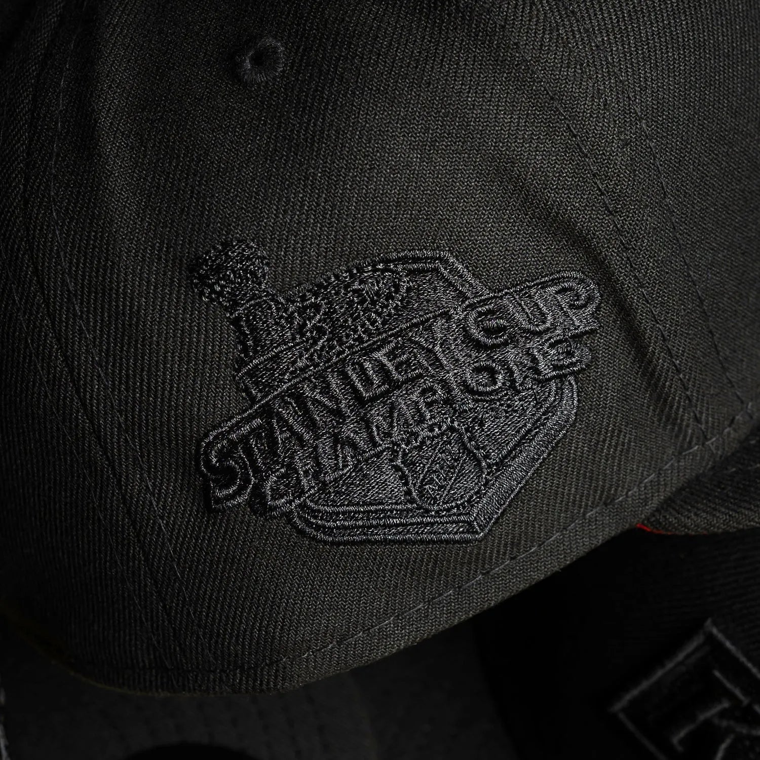 ANAHEIM DUCKS NHL BLACK SCARLET UV / NEW ERA 59FIFTY FITTED CAP