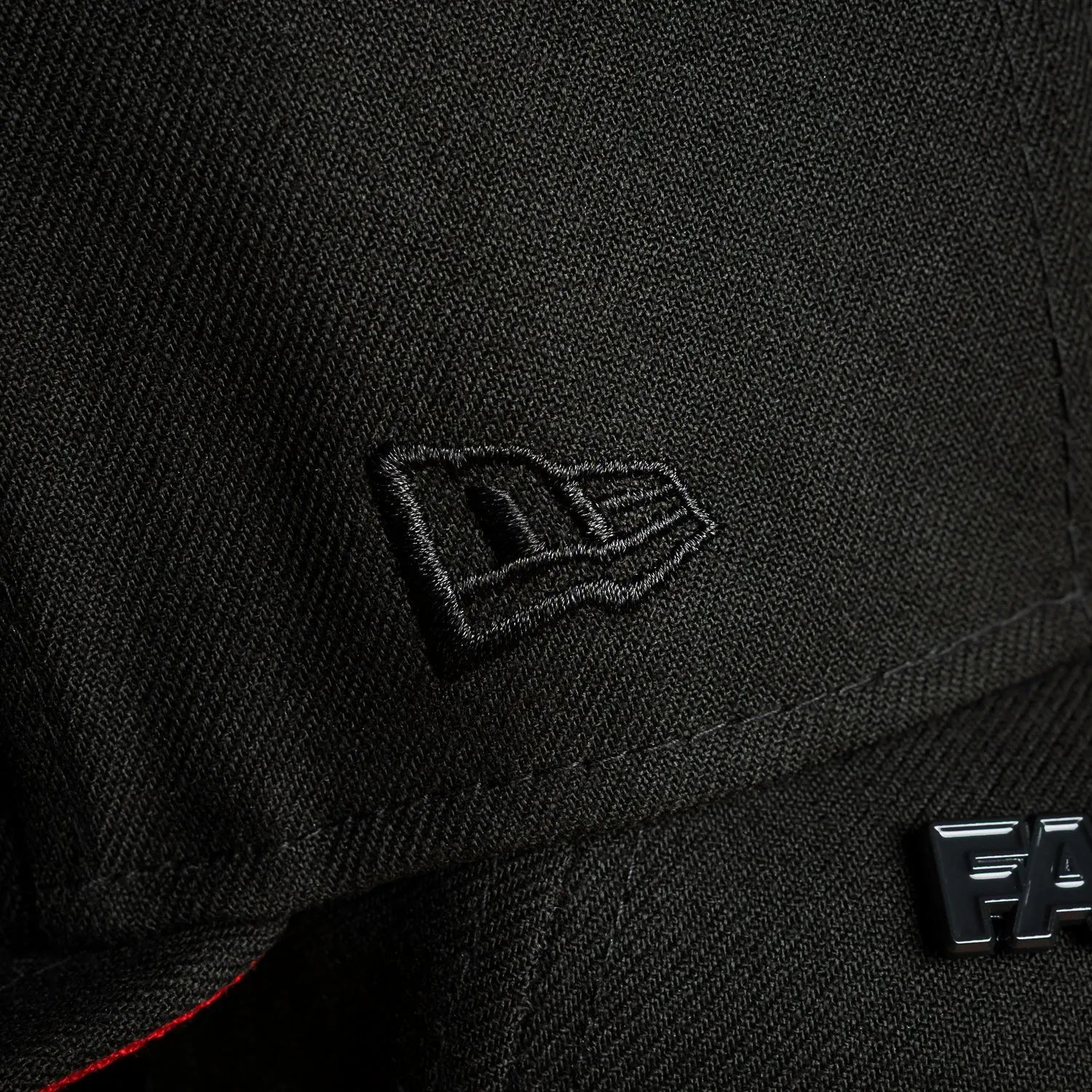 ANAHEIM DUCKS NHL BLACK SCARLET UV / NEW ERA 59FIFTY FITTED CAP