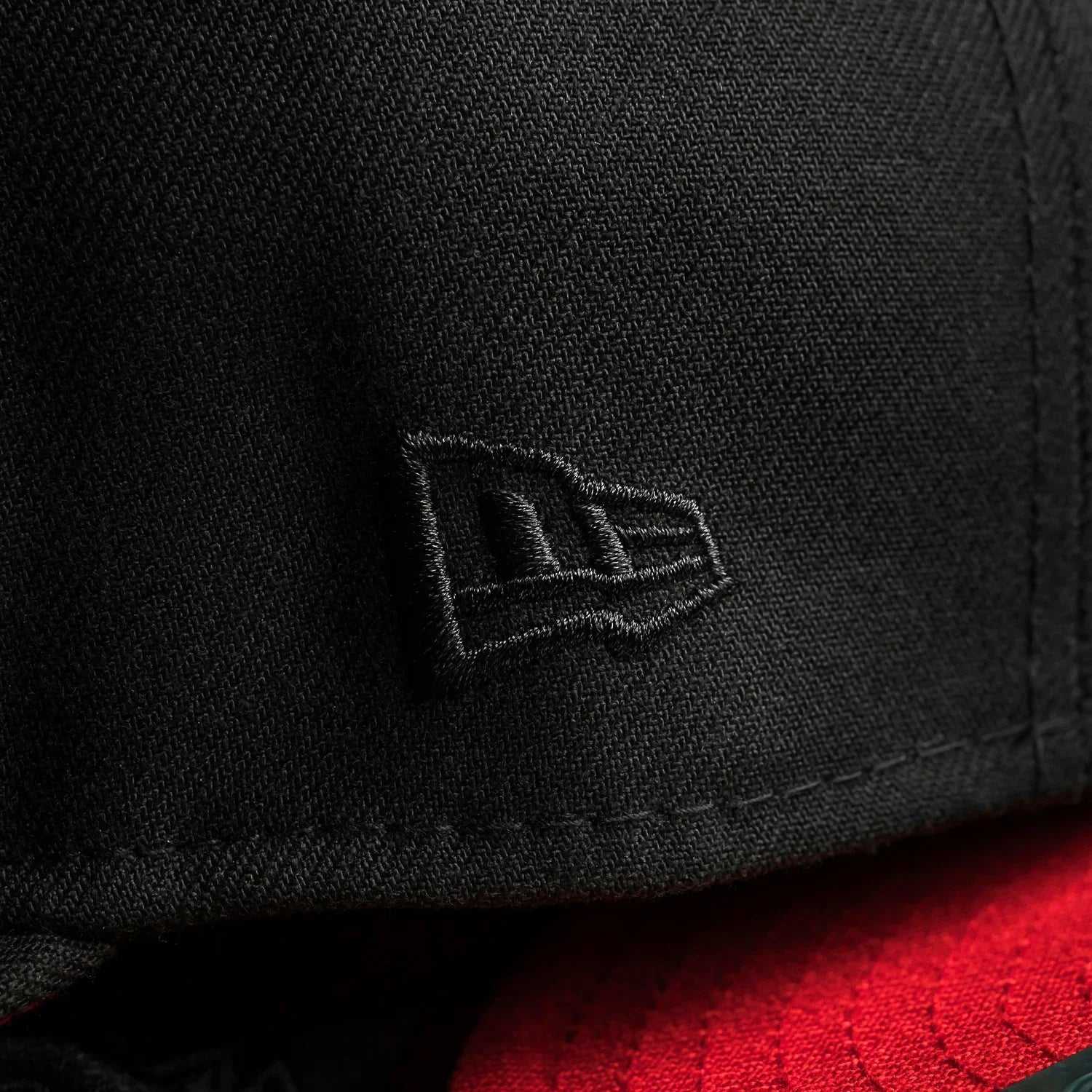 LOS ANGELES KINGS NHL BLACK SCARLET UV / NEW ERA 59FIFTY FITTED CAP