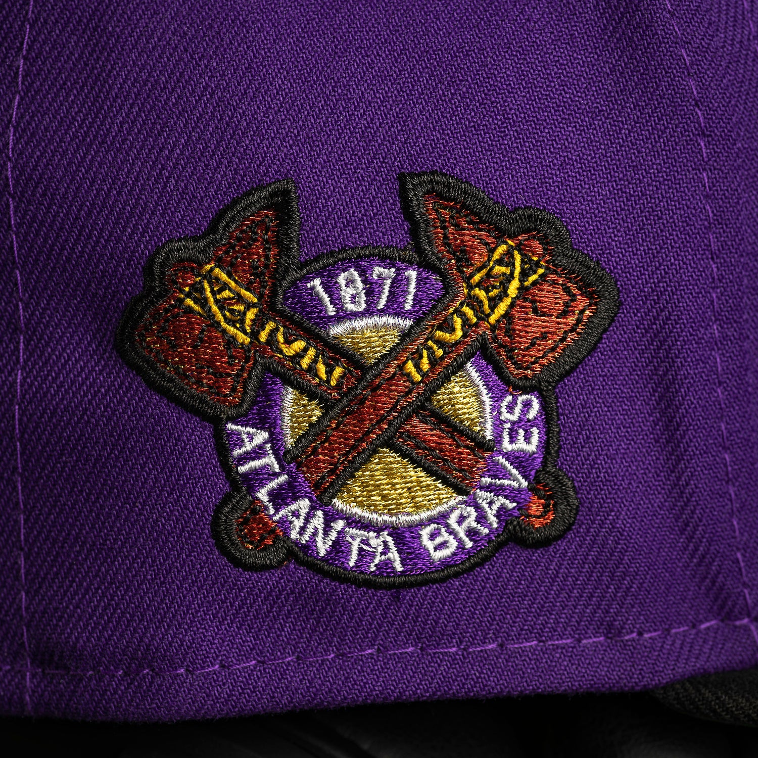 ATLANTA BRAVES MLB PURPLE BLACK TWO TONE GREEN UV / NEW ERA 59FIFTY CAP