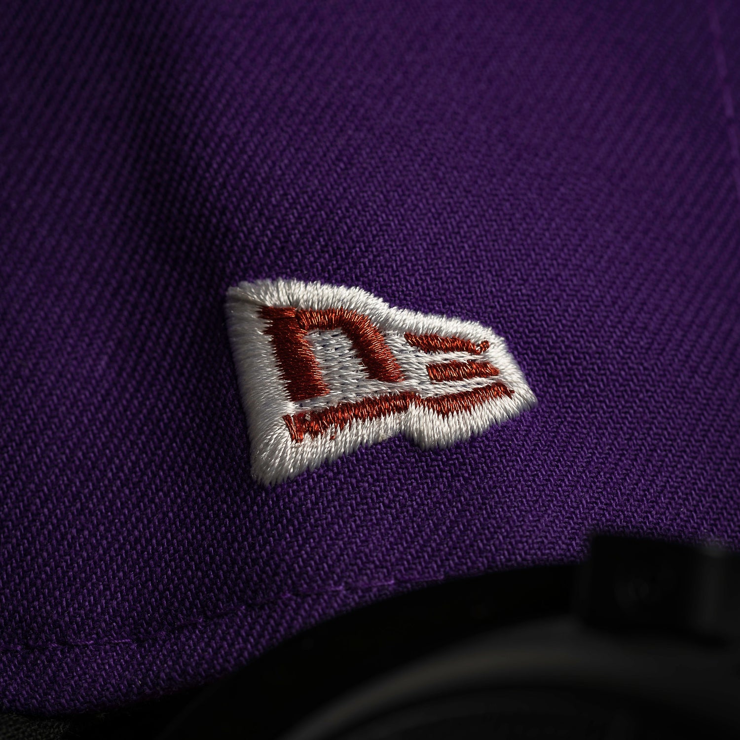 ATLANTA BRAVES MLB PURPLE BLACK TWO TONE GREEN UV / NEW ERA 59FIFTY CAP