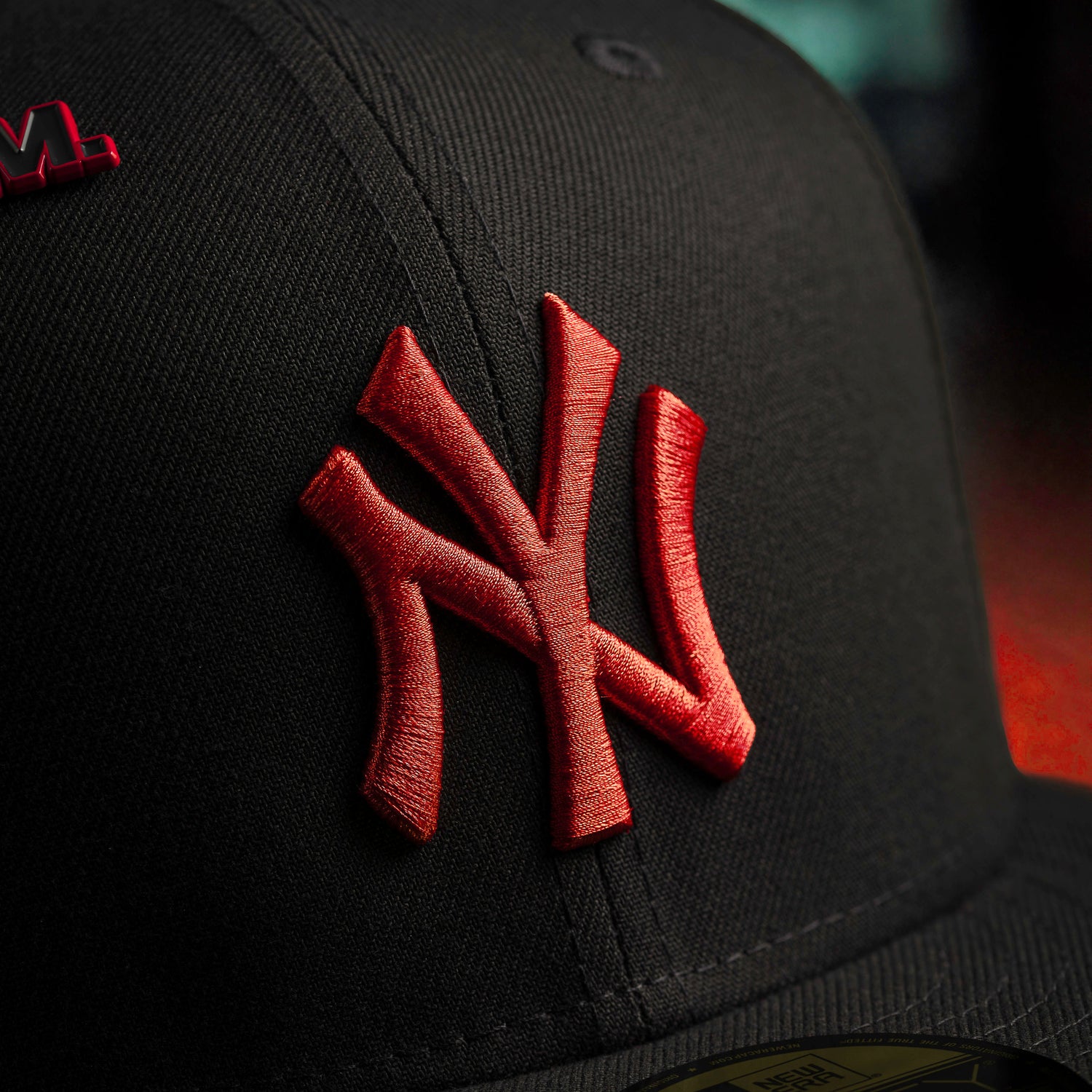 NEW YORK YANKEES MLB GRAPHITE LAVA RED UV / NEW ERA 59FIFTY FITTED CAP