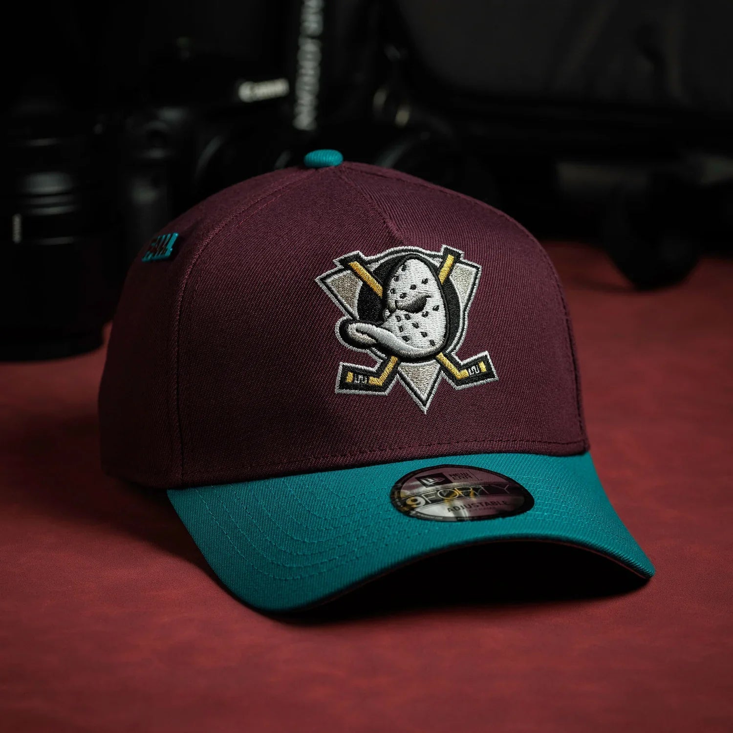 NEW ERA 9FORTY A-FRAME NHL ANAHEIM DUCKS PLUM / GRAY UV SNAPBACK