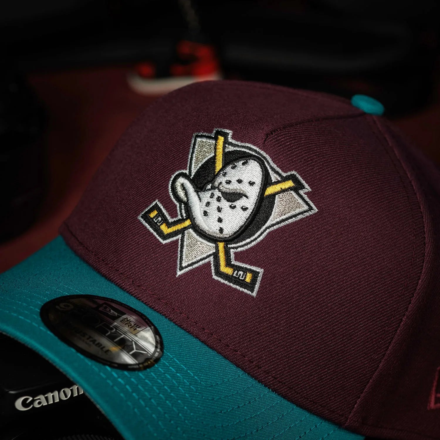 NEW ERA 9FORTY A-FRAME NHL ANAHEIM DUCKS PLUM / GRAY UV SNAPBACK