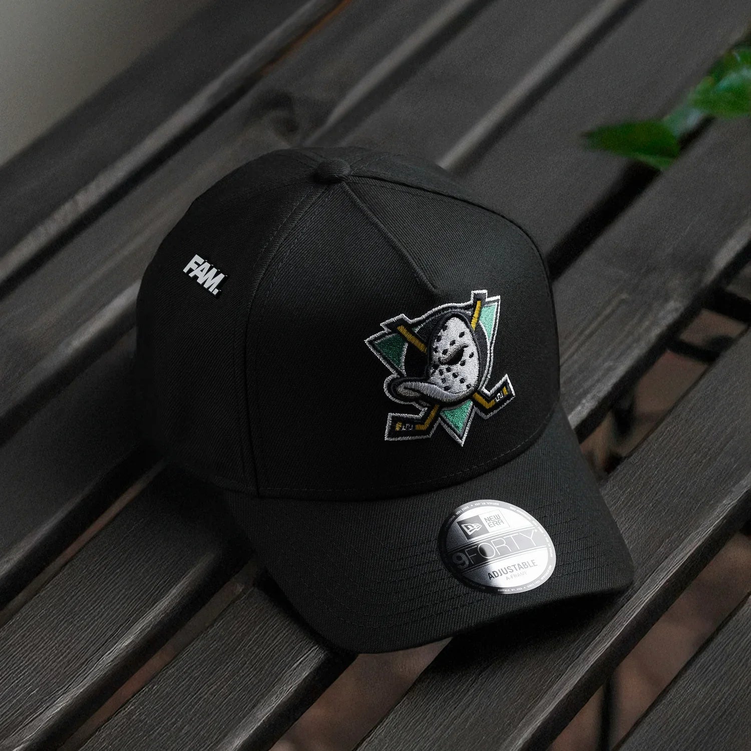 NEW ERA 9FORTY A-FRAME NHL ANAHEIM DUCKS BLACK / GRAY UV SNAPBACK