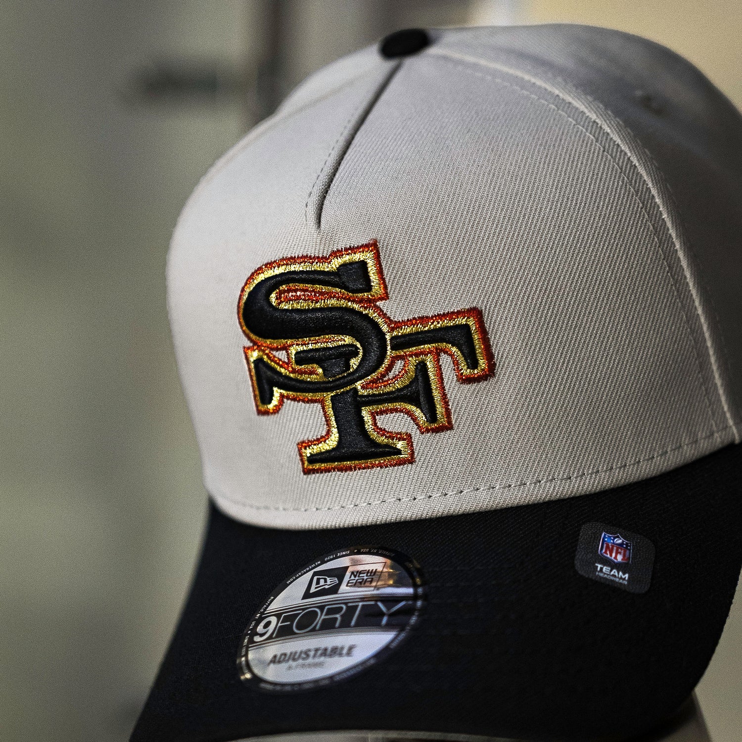 NEW ERA 9FORTY A-FRAME NFL SAN FRANCISCO 49ERS STONE / GRAY UV SNAPBAC
