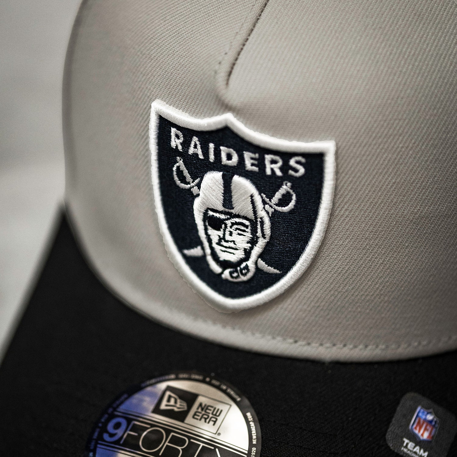 NEW ERA 9FORTY A-FRAME NFL LAS VEGAS RAIDERS TWO TONE STONE UV SNAPBACK