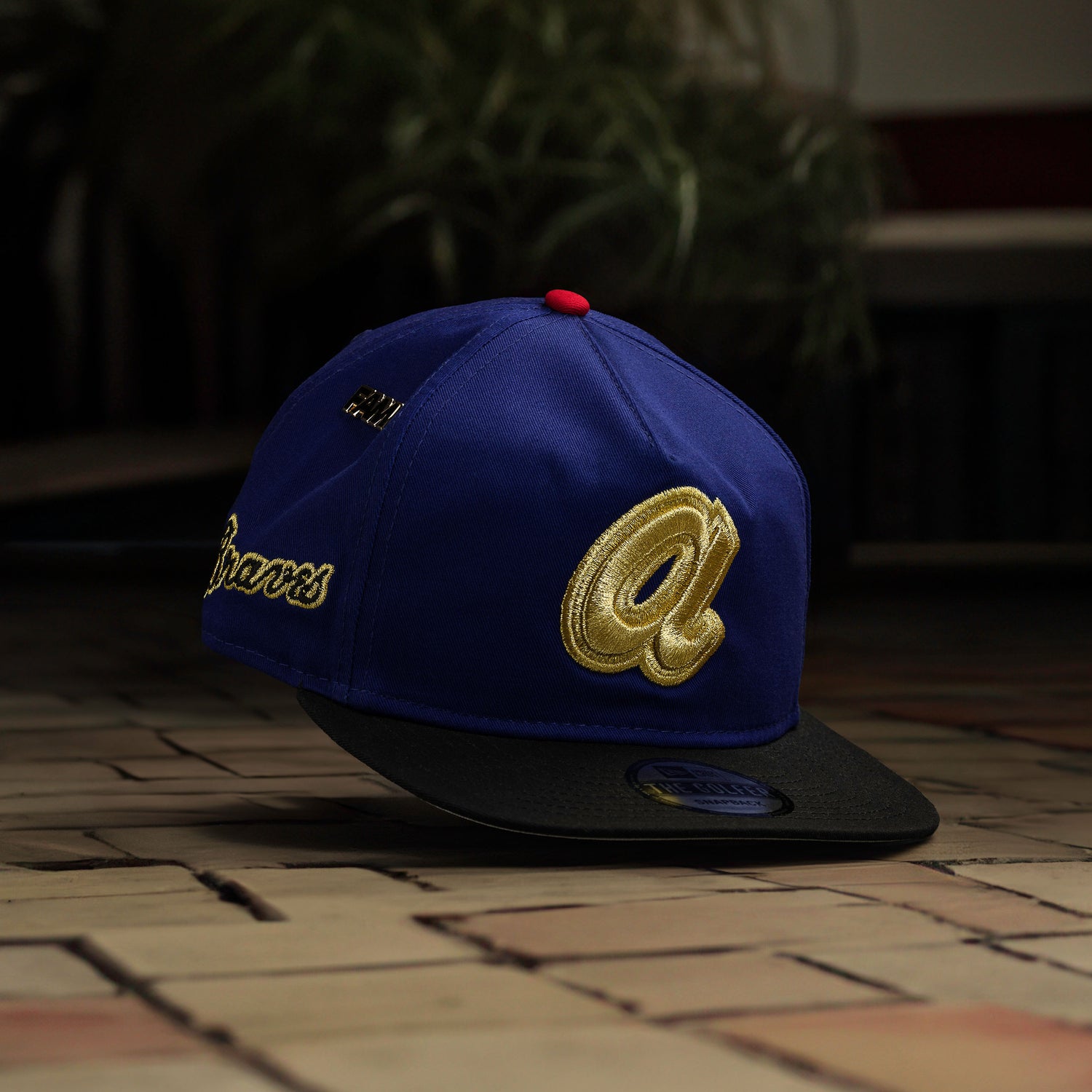 ATLANTA BRAVES MLB DARK ROYAL BLACK TWO TONE GRAY UV / NEW ERA GOLFER CAP