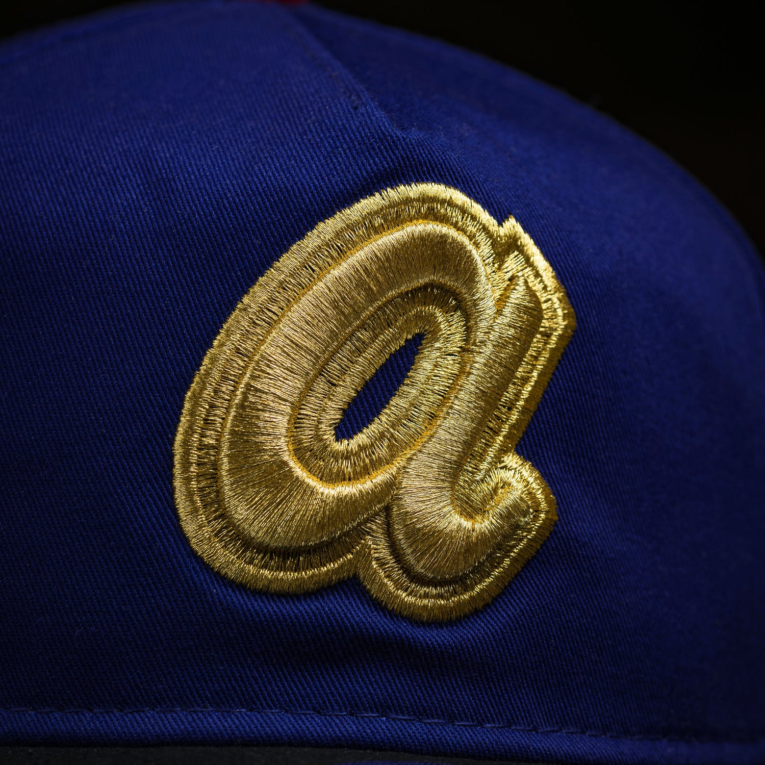 ATLANTA BRAVES MLB DARK ROYAL BLACK TWO TONE GRAY UV / NEW ERA GOLFER CAP