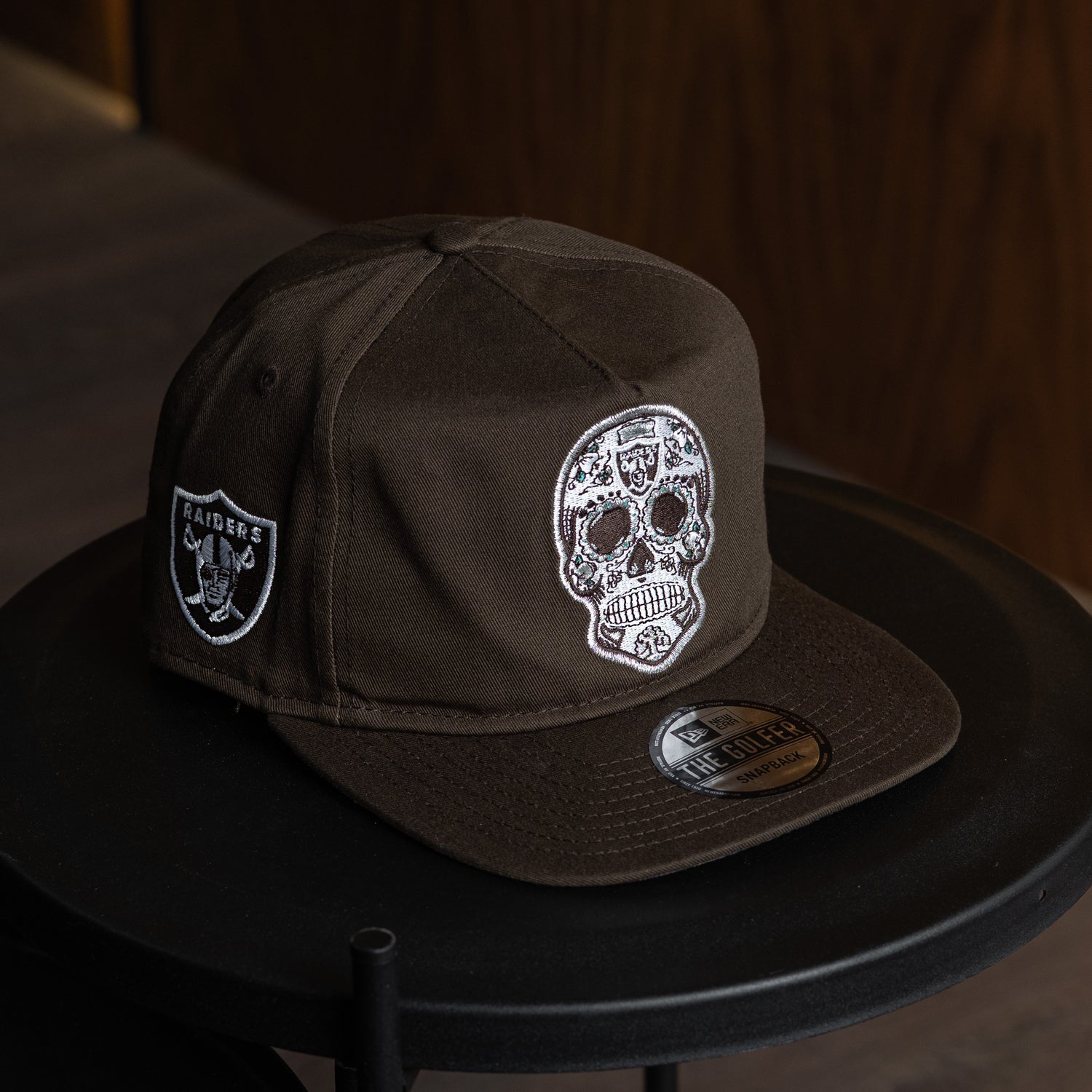 LAS VEGAS RAIDERS NFL SUGARSKULL WALNUT GRAY UV / NEW ERA GOLFER CAP