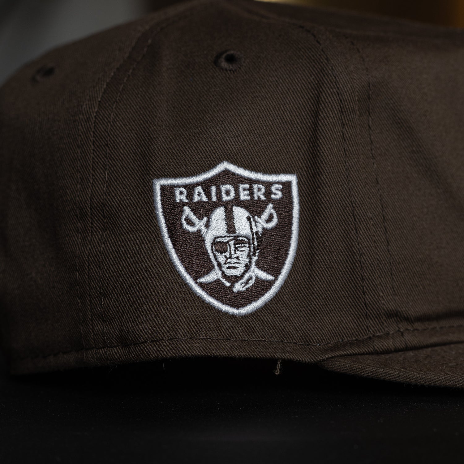 LAS VEGAS RAIDERS NFL SUGARSKULL WALNUT GRAY UV / NEW ERA GOLFER CAP