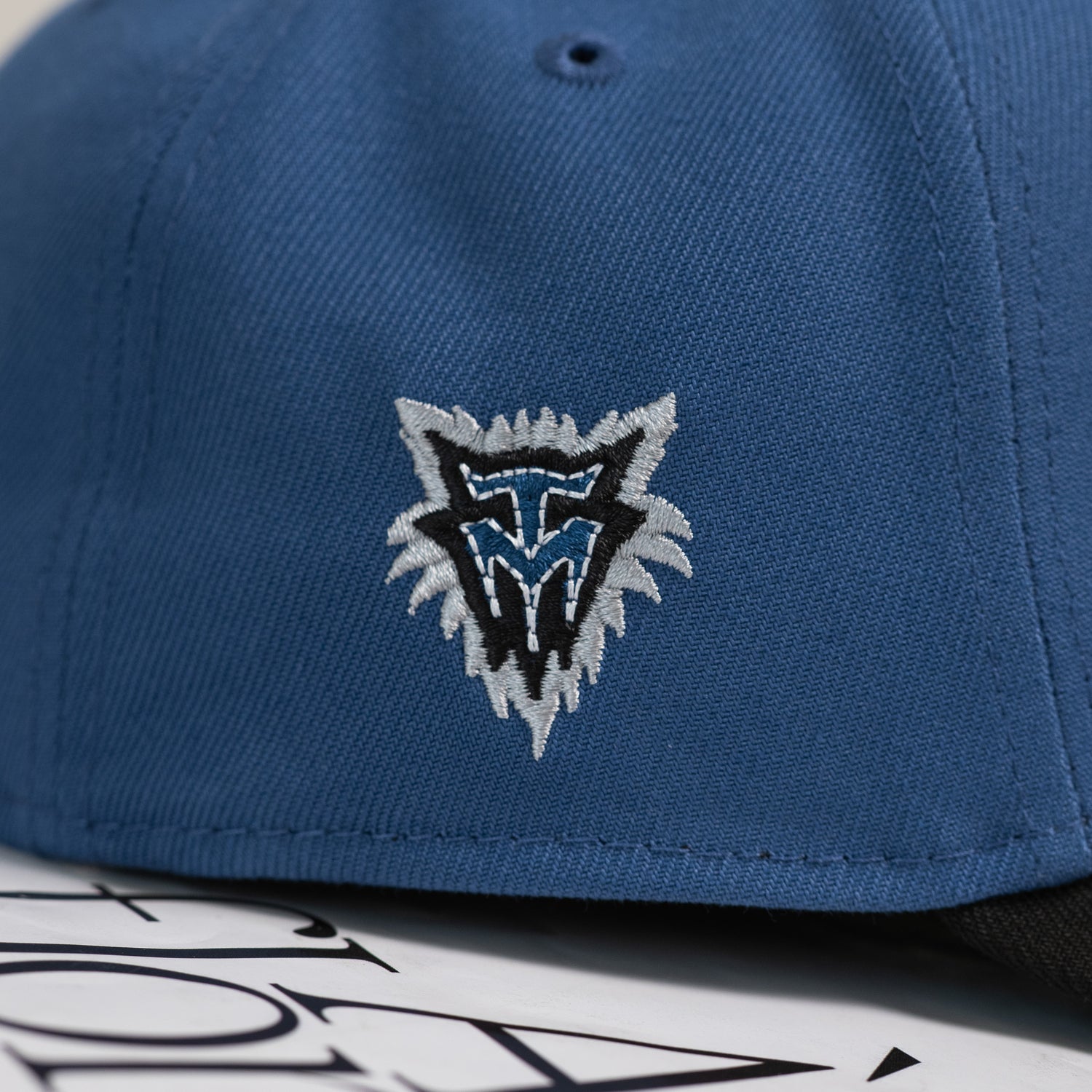 MINNESOTA TIMBERWOLVES NBA SKY INDIGO BLACK TWO TONE KELLY GREEN UV / NEW ERA 9FORTY A-FRAME