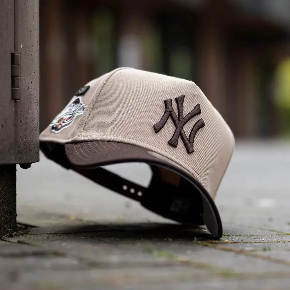 NEW ERA 9FORTY A-FRAME MLB NEW YORK YANKEES WORLD SERIES 1998 TWO TONE / GREY UV SNAPBACK - FAM