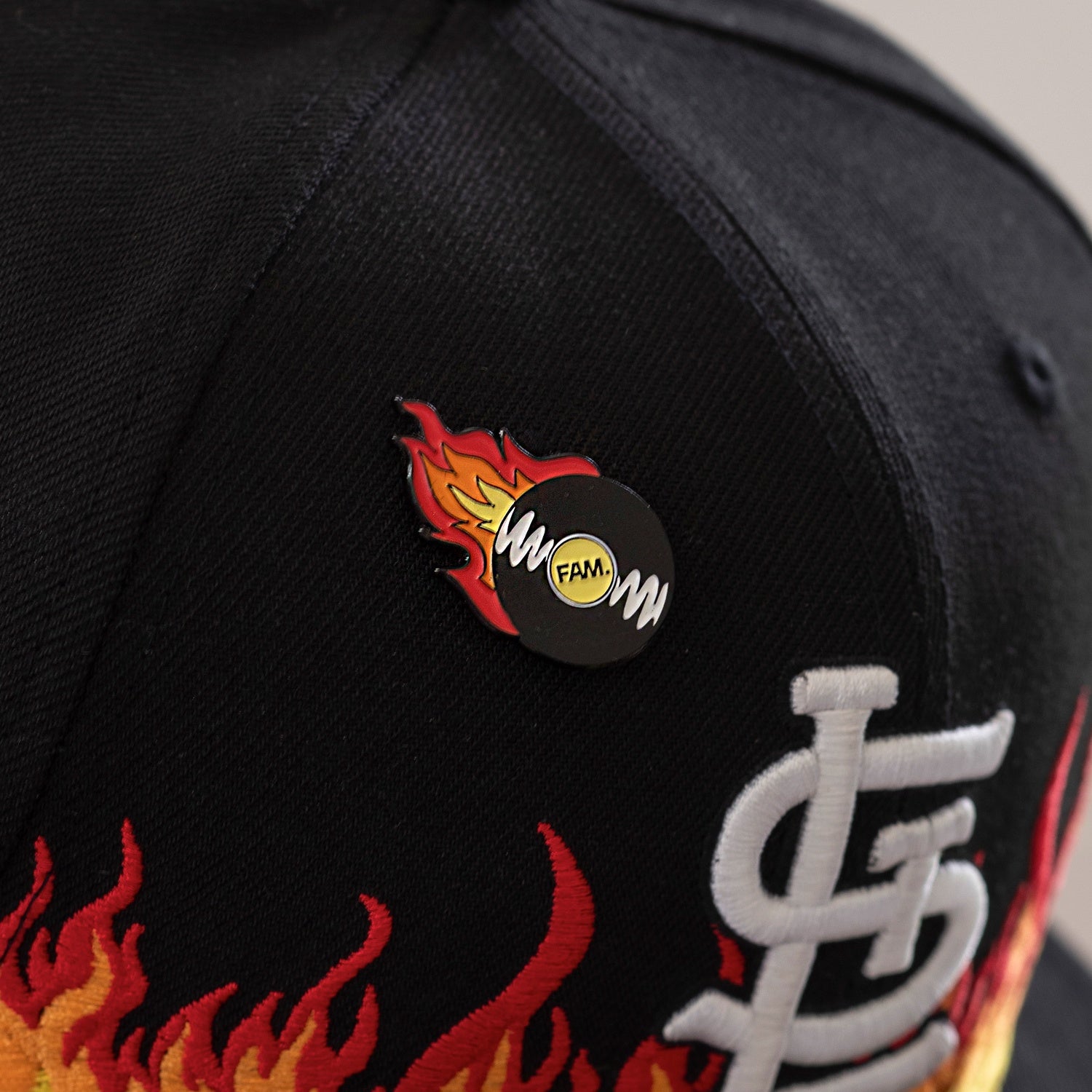 NEW ERA 59FIFTY MLB SAINT LOUIS CARDINALS FLAME BLACK / GREY UV FITTED CAP