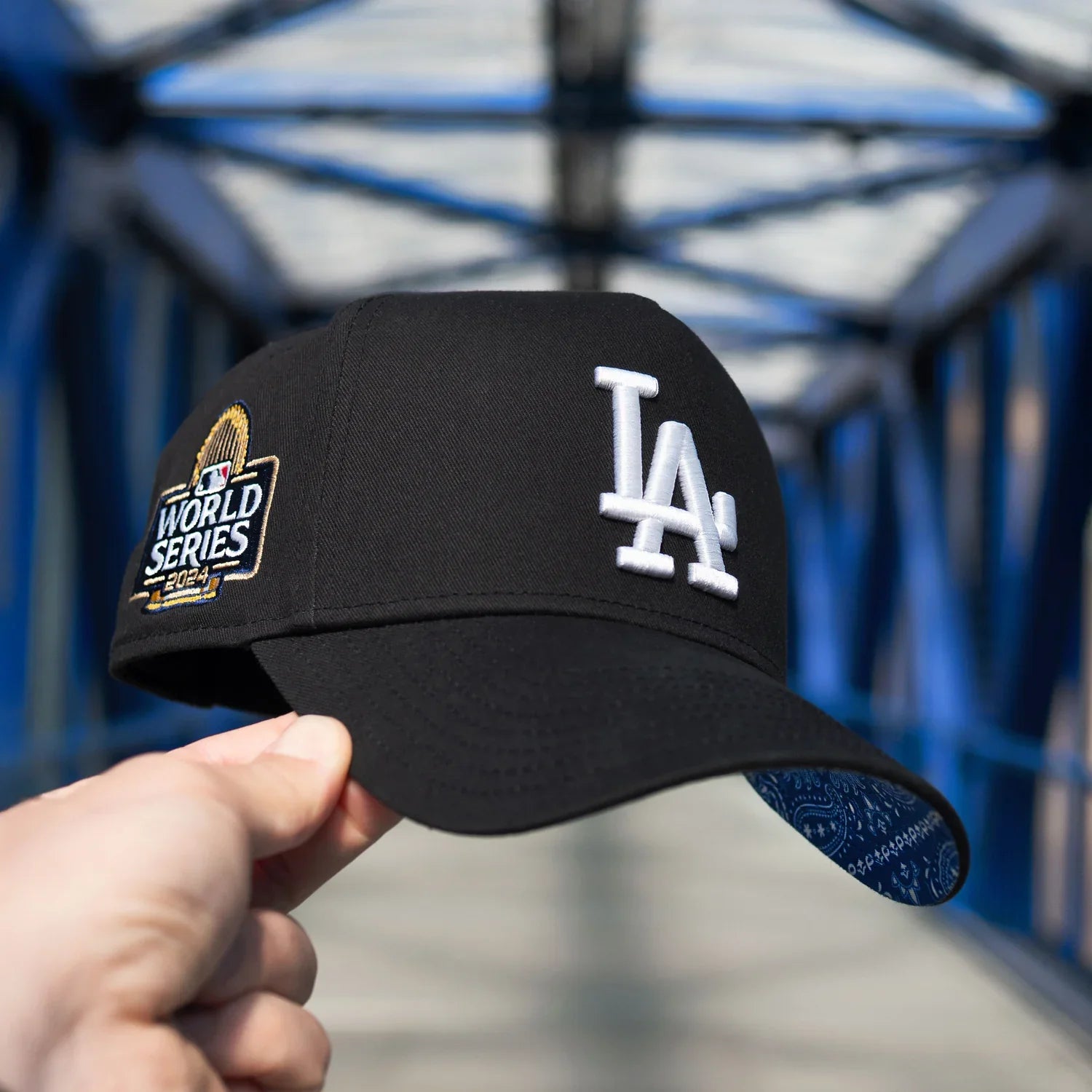 EXCLUSIVE 9FORTY A-FRAME LOS ANGELES DODGERS 2024 WORLD SERIES BLUE PAISLEY UV – NEW ERA CAP + BANDANA PIN