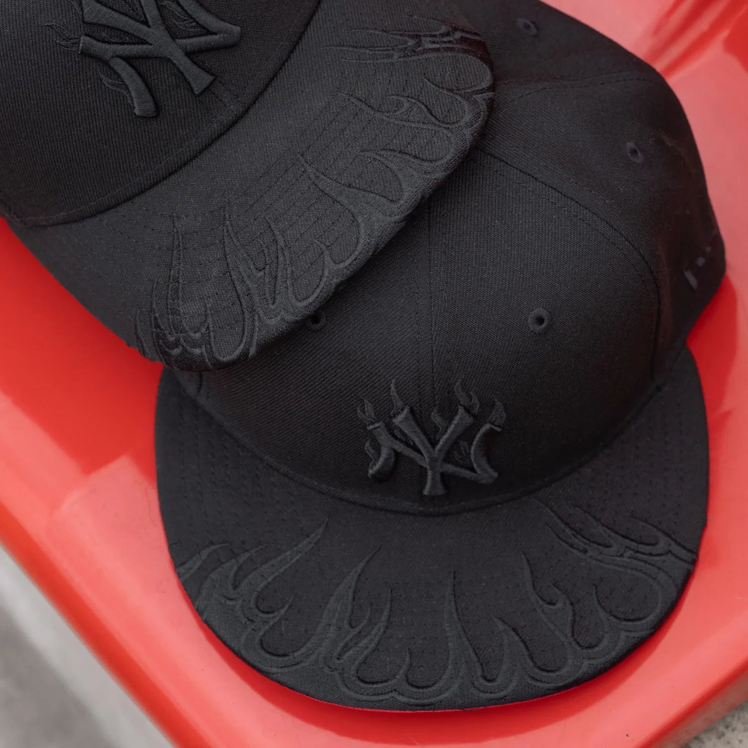 EXCLUSIVE NEW YORK YANKEES MLB FLAME RED UV / NEW ERA 59FIFTY FITTED CAP