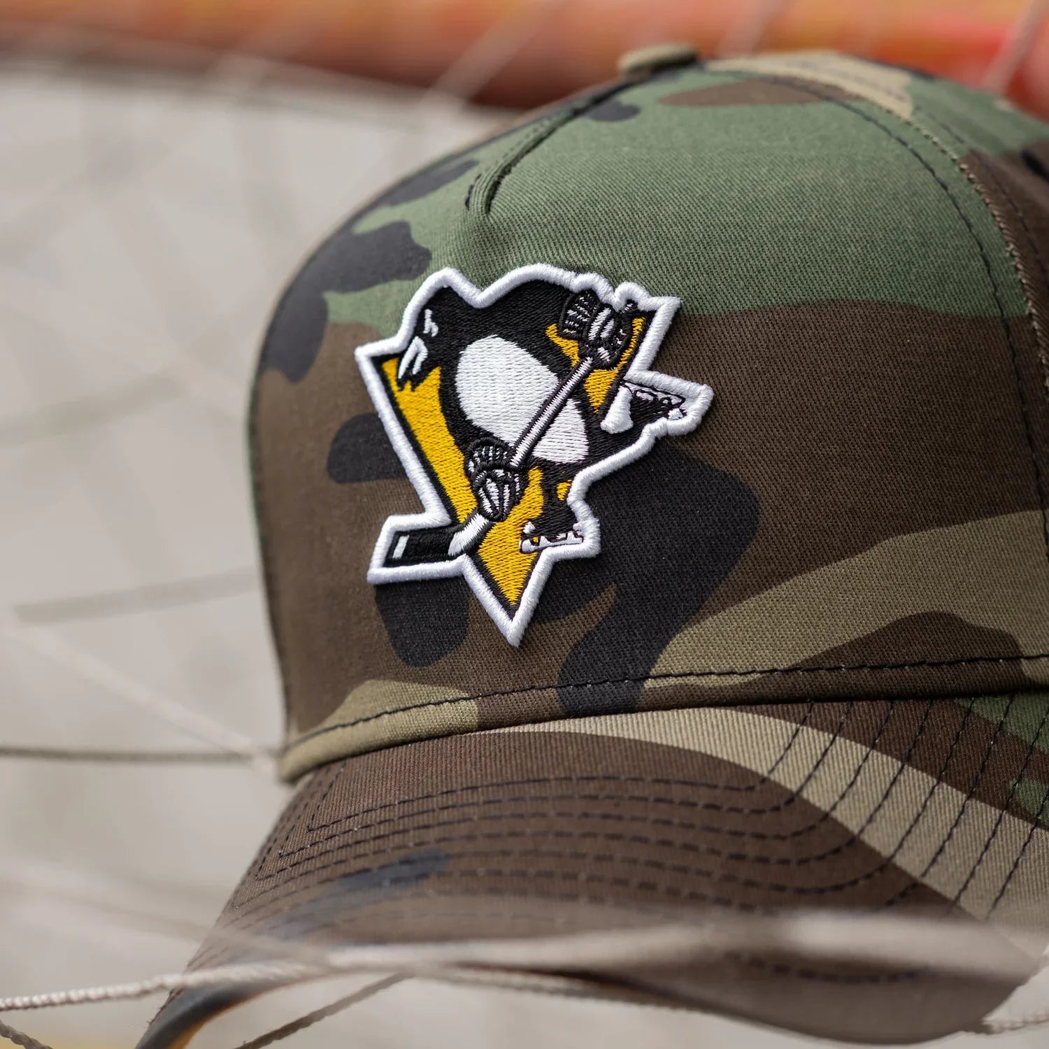 EXCLUSIVE PITTSBURGH PENGUINS NHL CAMO YELLOW UV / NEW ERA 9FORTY A-FRAME