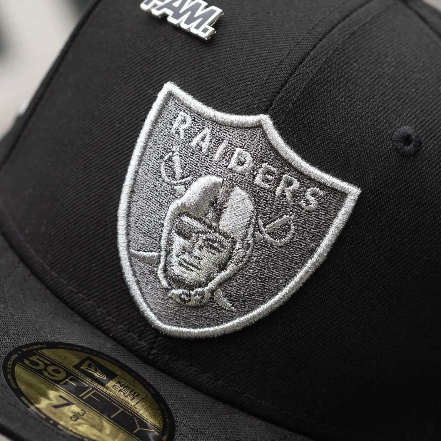NEW ERA 59FIFTY NFL LAS VEGAS RAIDERS BLACK / GRAY UV FITTED CAP