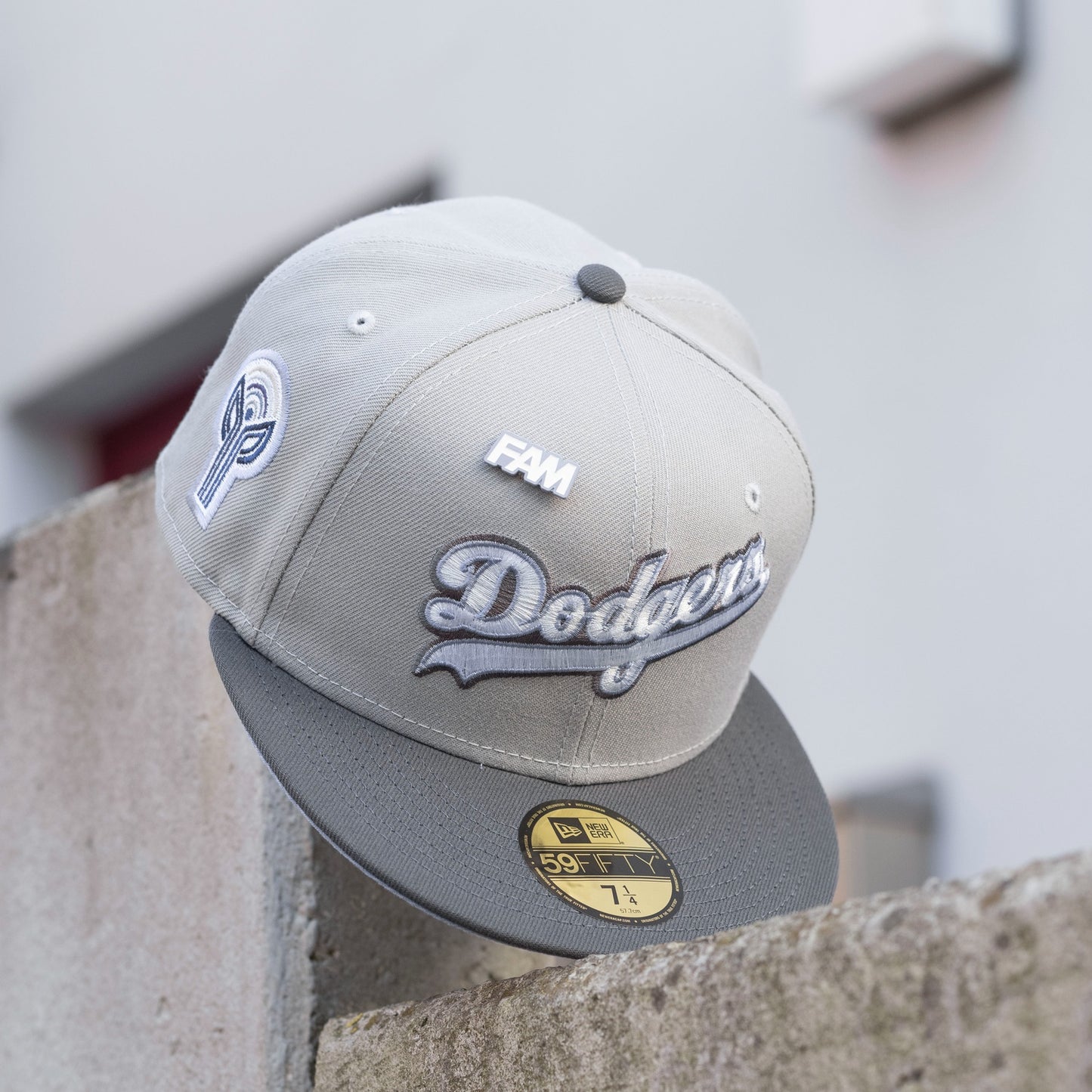 NEW ERA 59FIFTY MLB LOS ANGELES DODGERS BICENTENNIAL PATCH TWO TONE / LAVENDER UV FITTED CAP