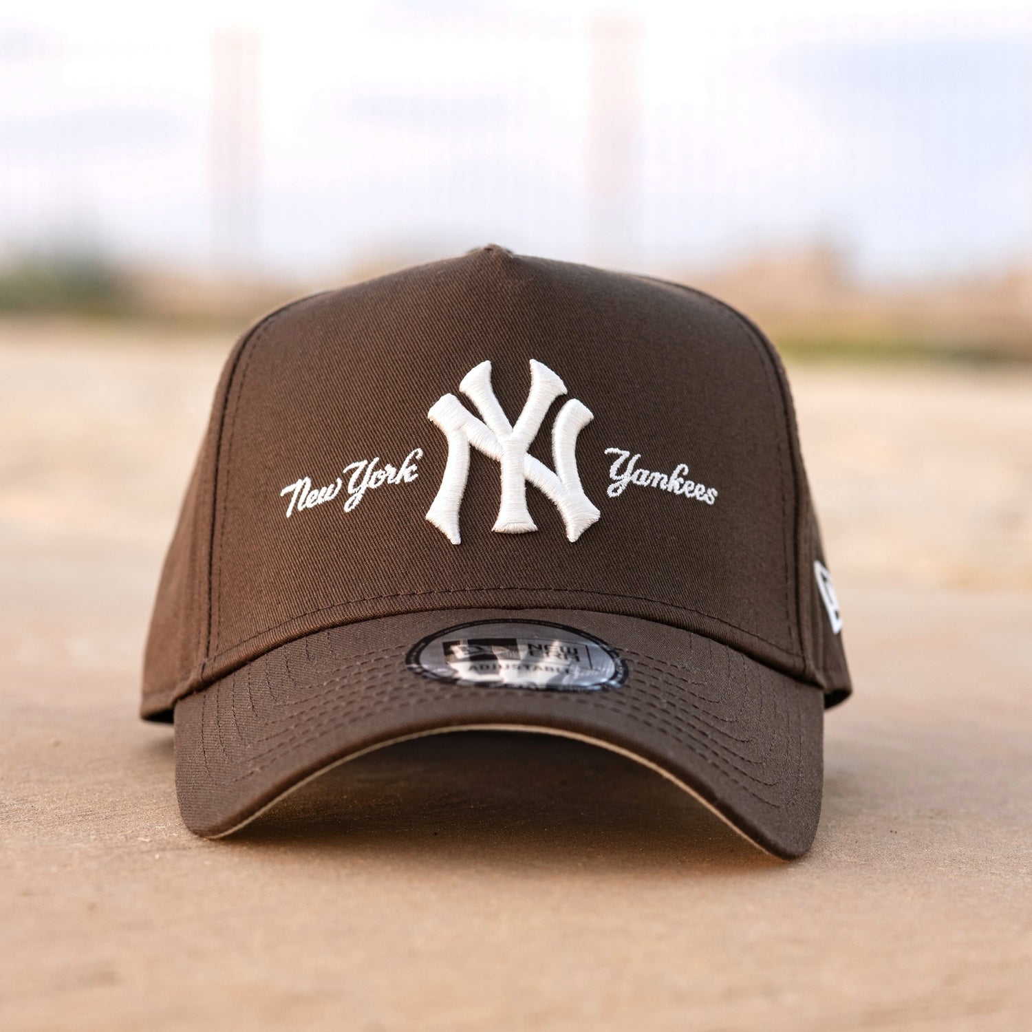 NEW ERA A-FRAME MLB NEW YORK YANKEES WALNUT / CHROME WHITE UV SNAPBACK
