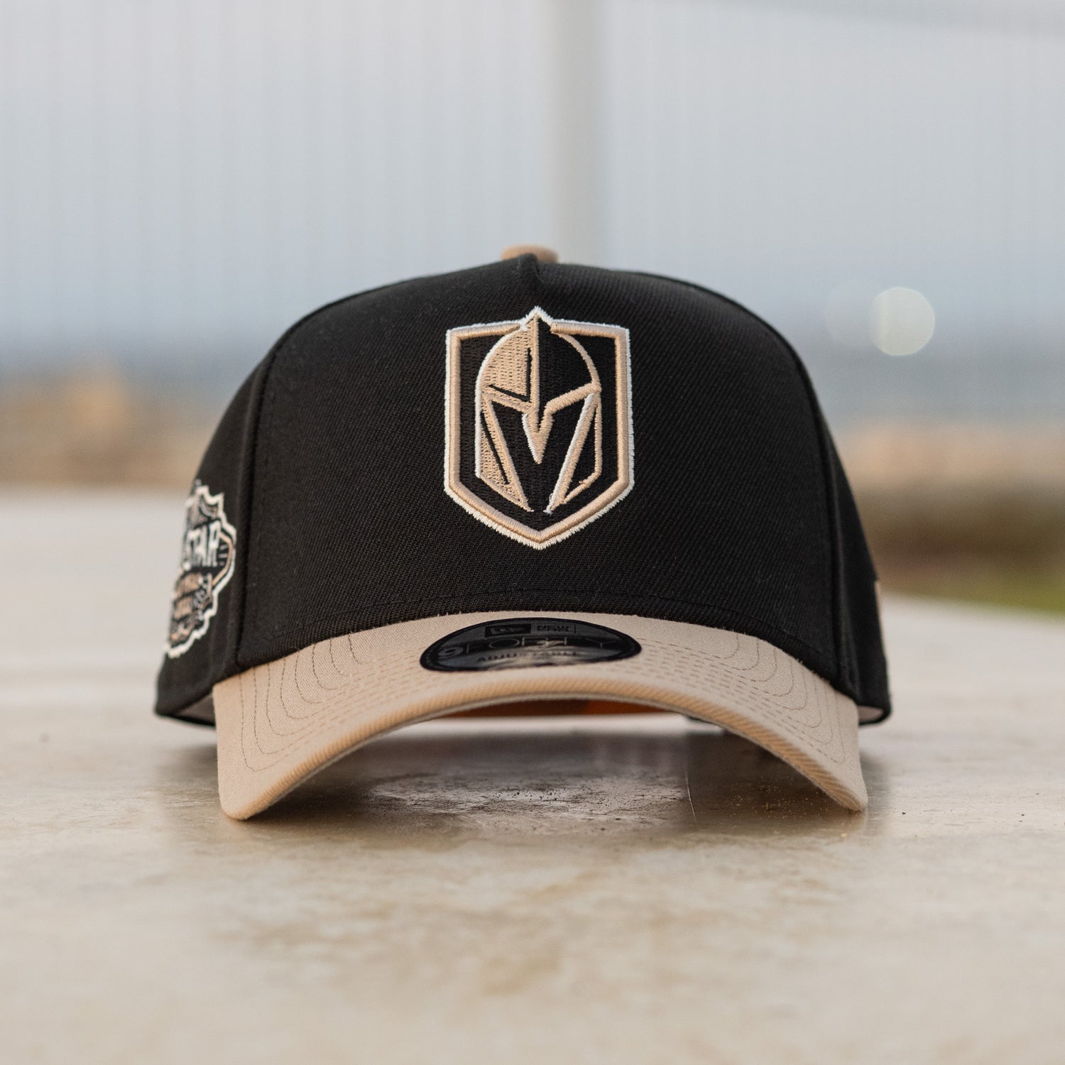 VEGAS GOLDEN KNIGHTS NHL BLACK CAMEL TWO TONE GRAY UV / NEW ERA 9FORTY A-FRAME