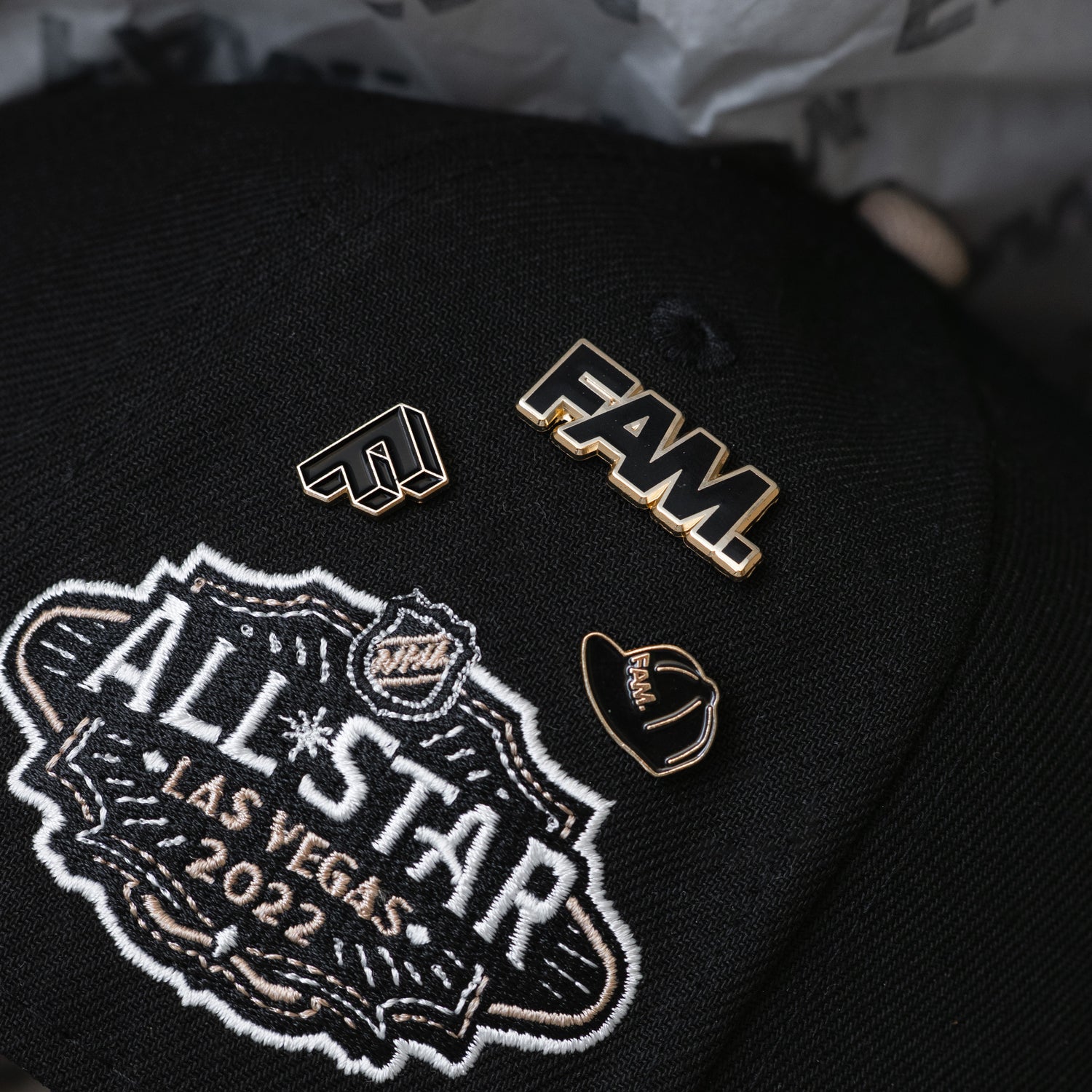 FAM.CAP METALLIC GOLD PIN PACK – 3X PINS, GIFT BOXED