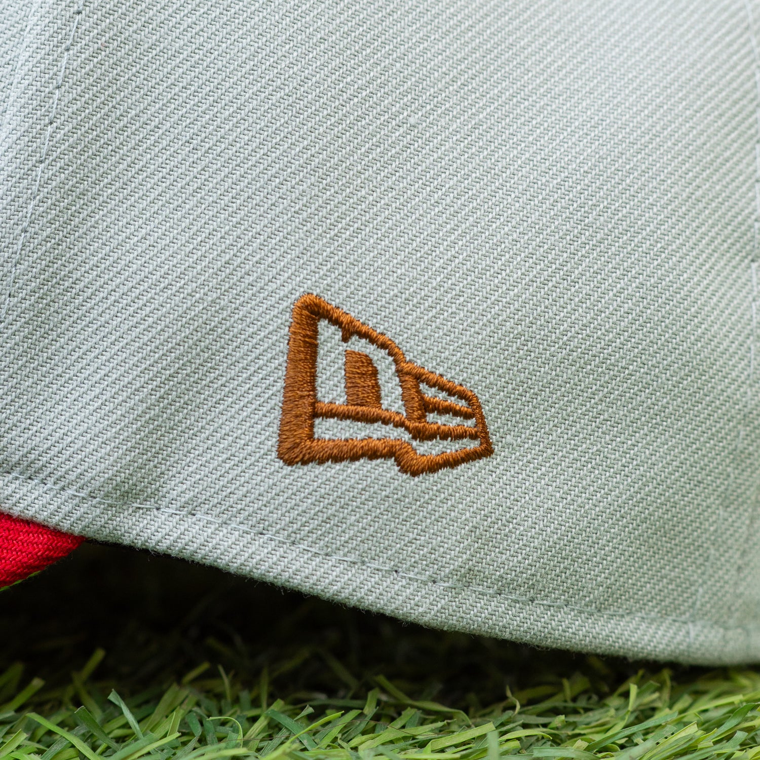 CHICAGO BLACKHAWKS NHL TWO TONE SANTA HAT GRINCH GREEN UV / NEW ERA 9FORTY A-FRAME