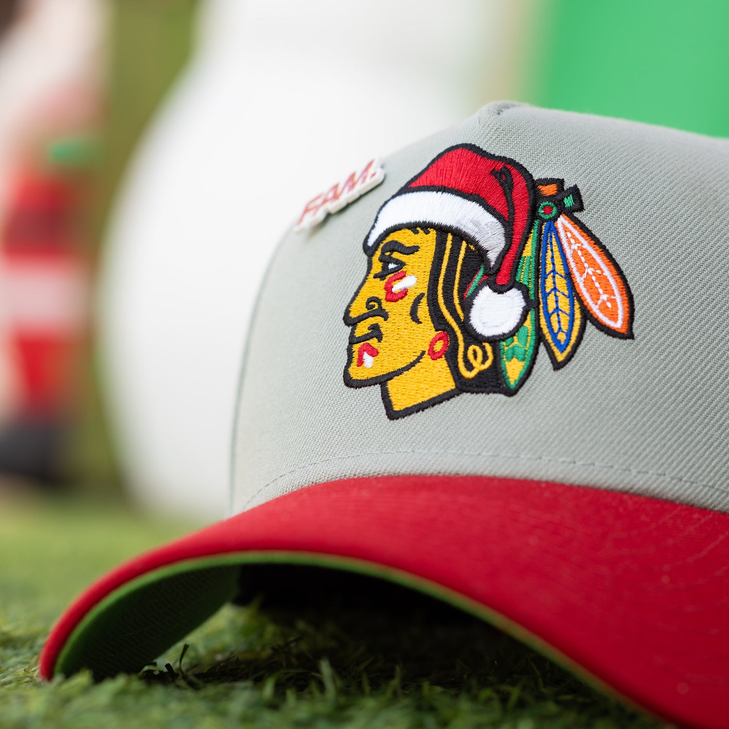 CHICAGO BLACKHAWKS NHL TWO TONE SANTA HAT GRINCH GREEN UV / NEW ERA 9FORTY A-FRAME