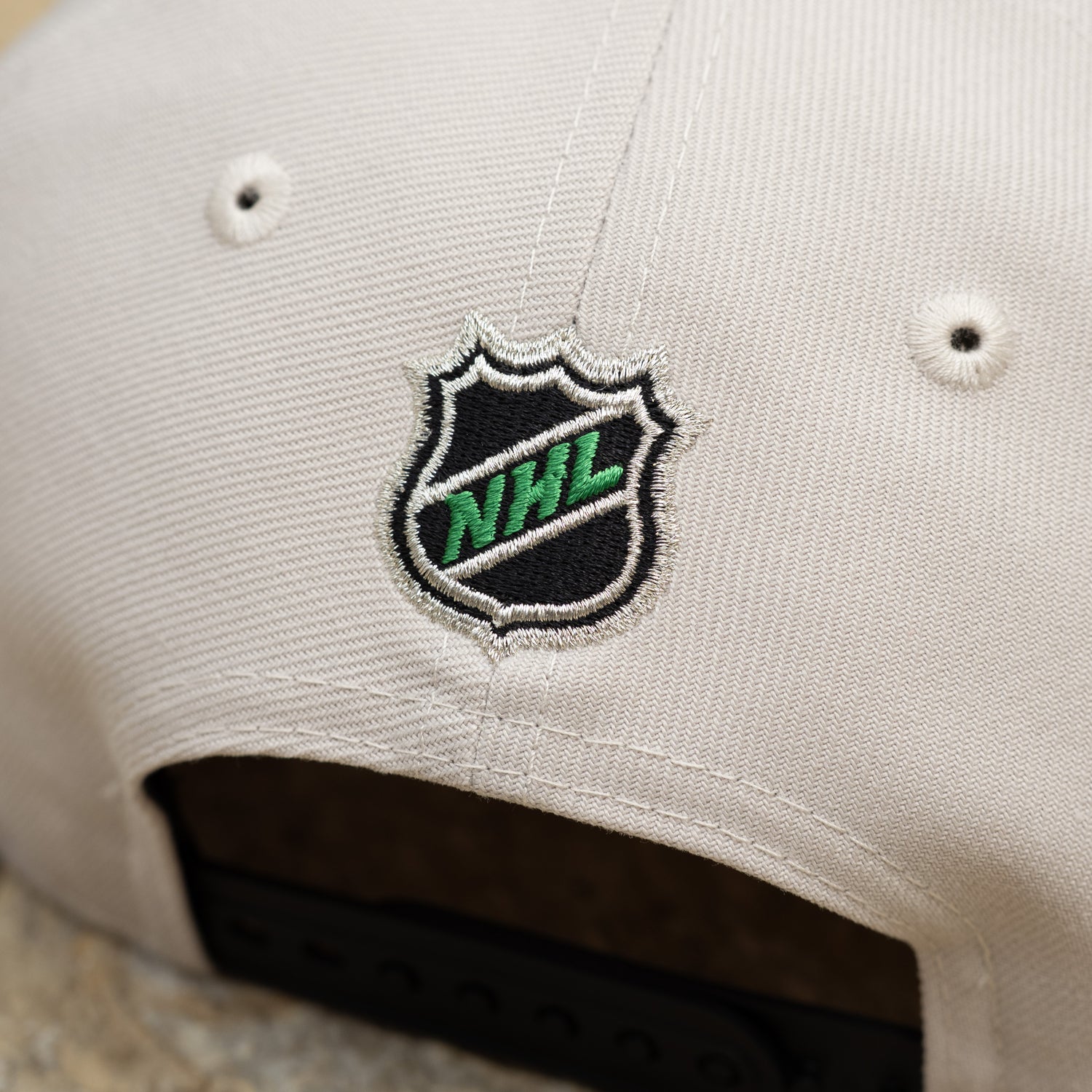 VEGAS GOLDEN KNIGHTS NHL STONE BLACK TWO TONE GRAY UV / NEW ERA 9FORTY A-FRAME