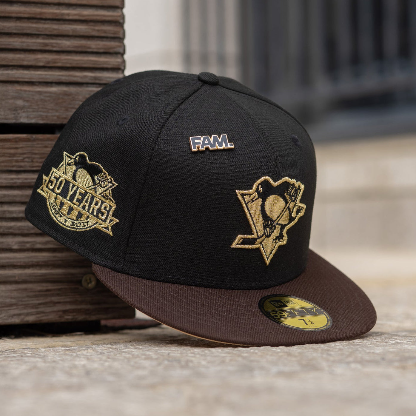 PITTSBURGH PENGUINS NHL BLACK BURNT WOOD TWO TONE GOLD UV / NEW ERA 59FIFTY FITTED CAP