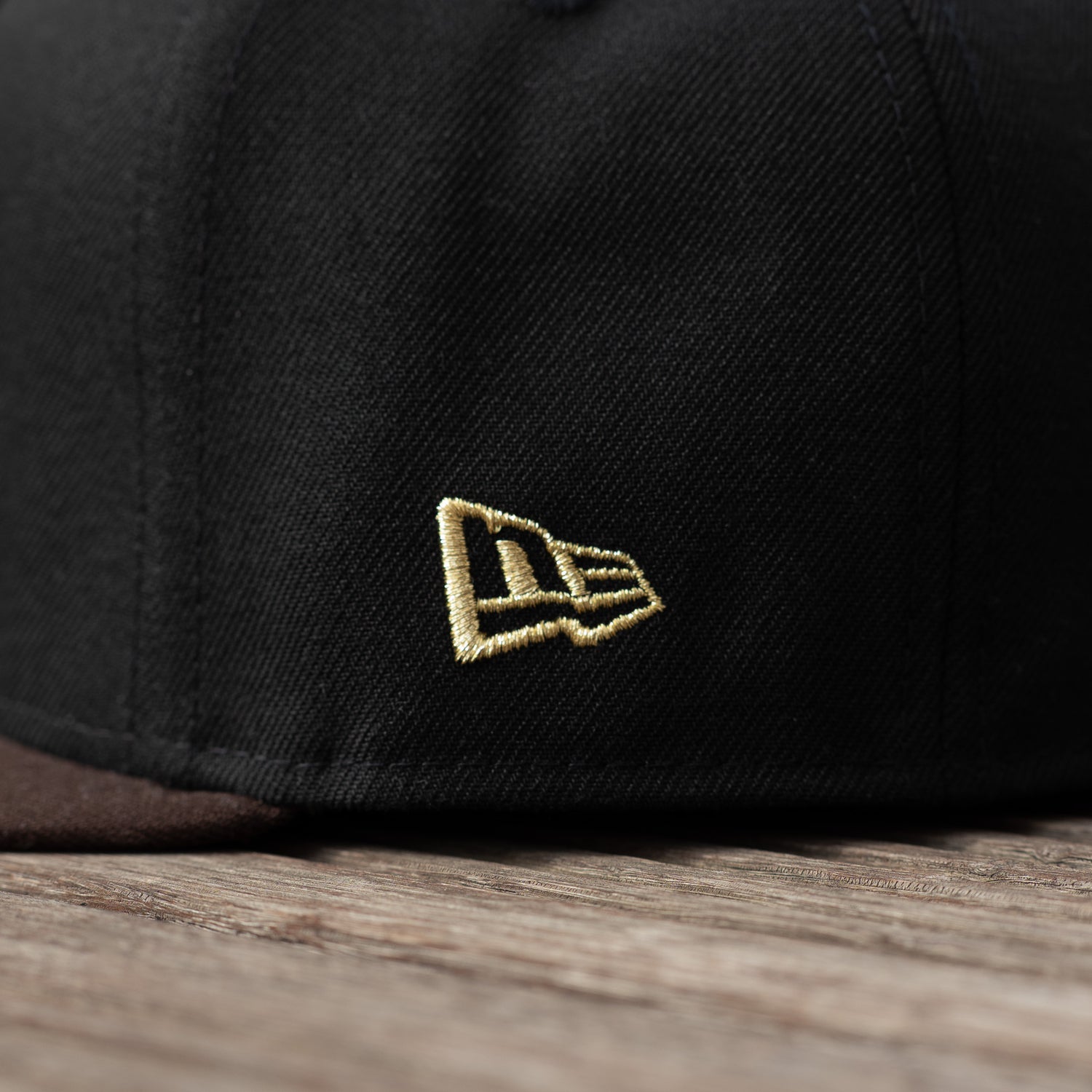 PITTSBURGH PENGUINS NHL BLACK BURNT WOOD TWO TONE GOLD UV / NEW ERA 59FIFTY FITTED CAP