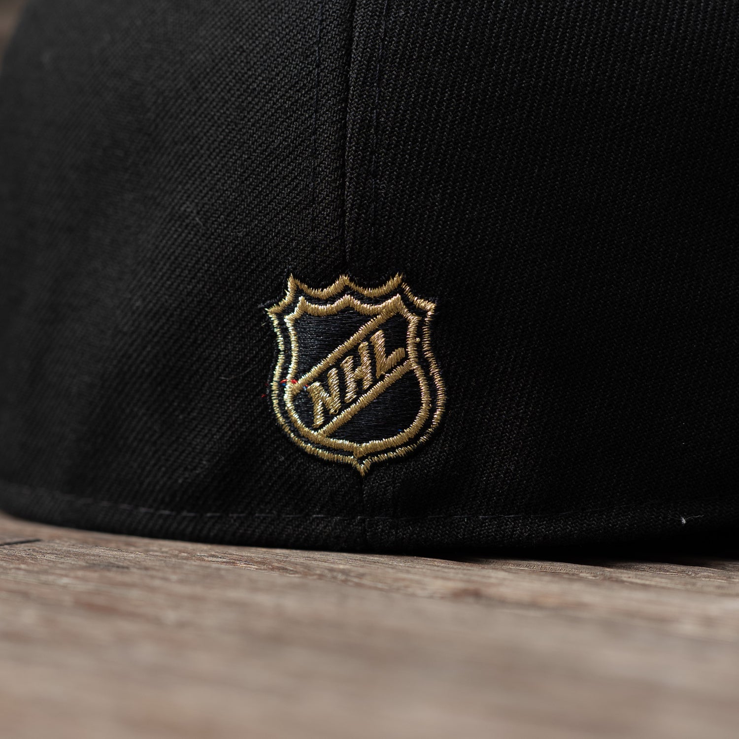 PITTSBURGH PENGUINS NHL BLACK BURNT WOOD TWO TONE GOLD UV / NEW ERA 59FIFTY FITTED CAP