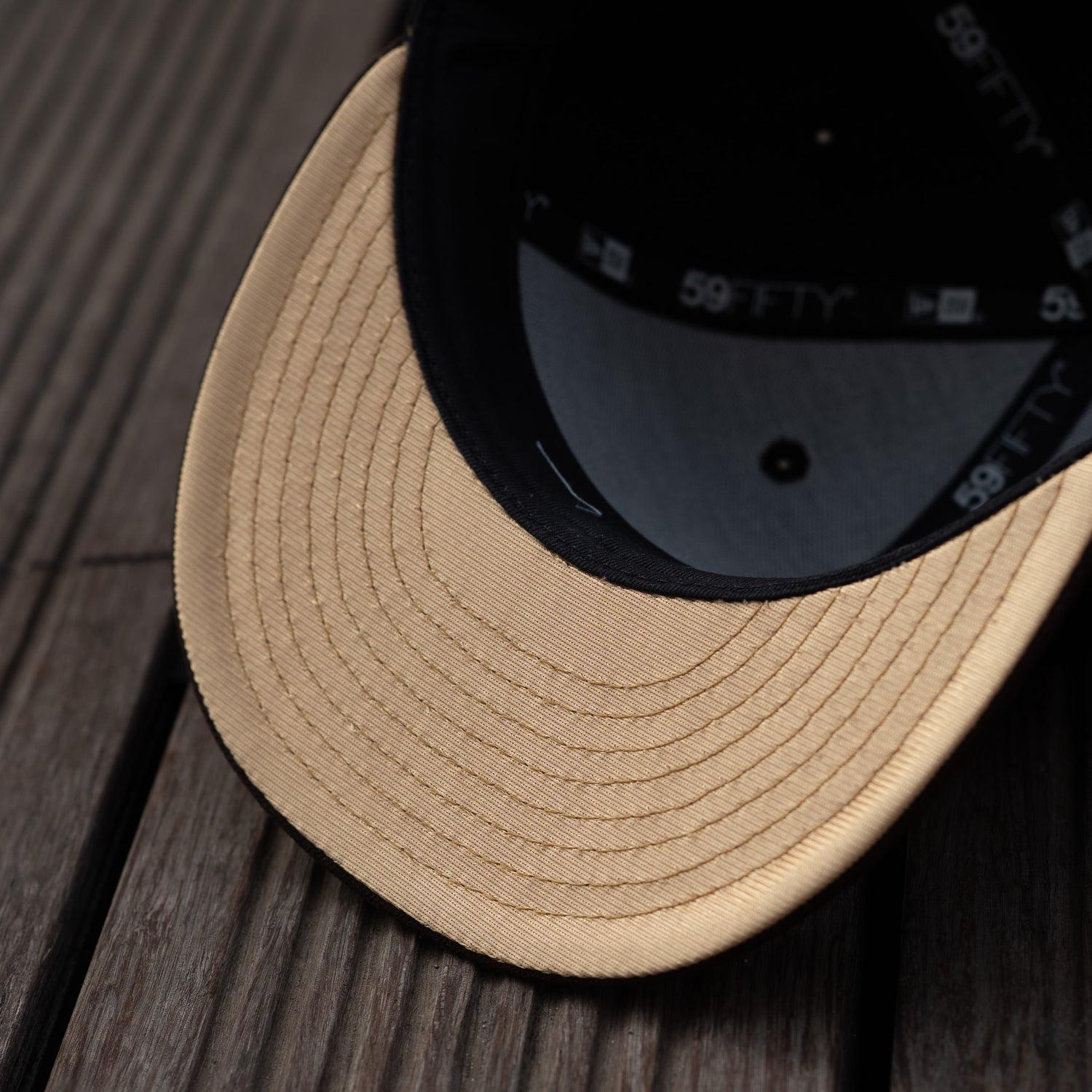 PITTSBURGH PENGUINS NHL BLACK BURNT WOOD TWO TONE GOLD UV / NEW ERA 59FIFTY FITTED CAP