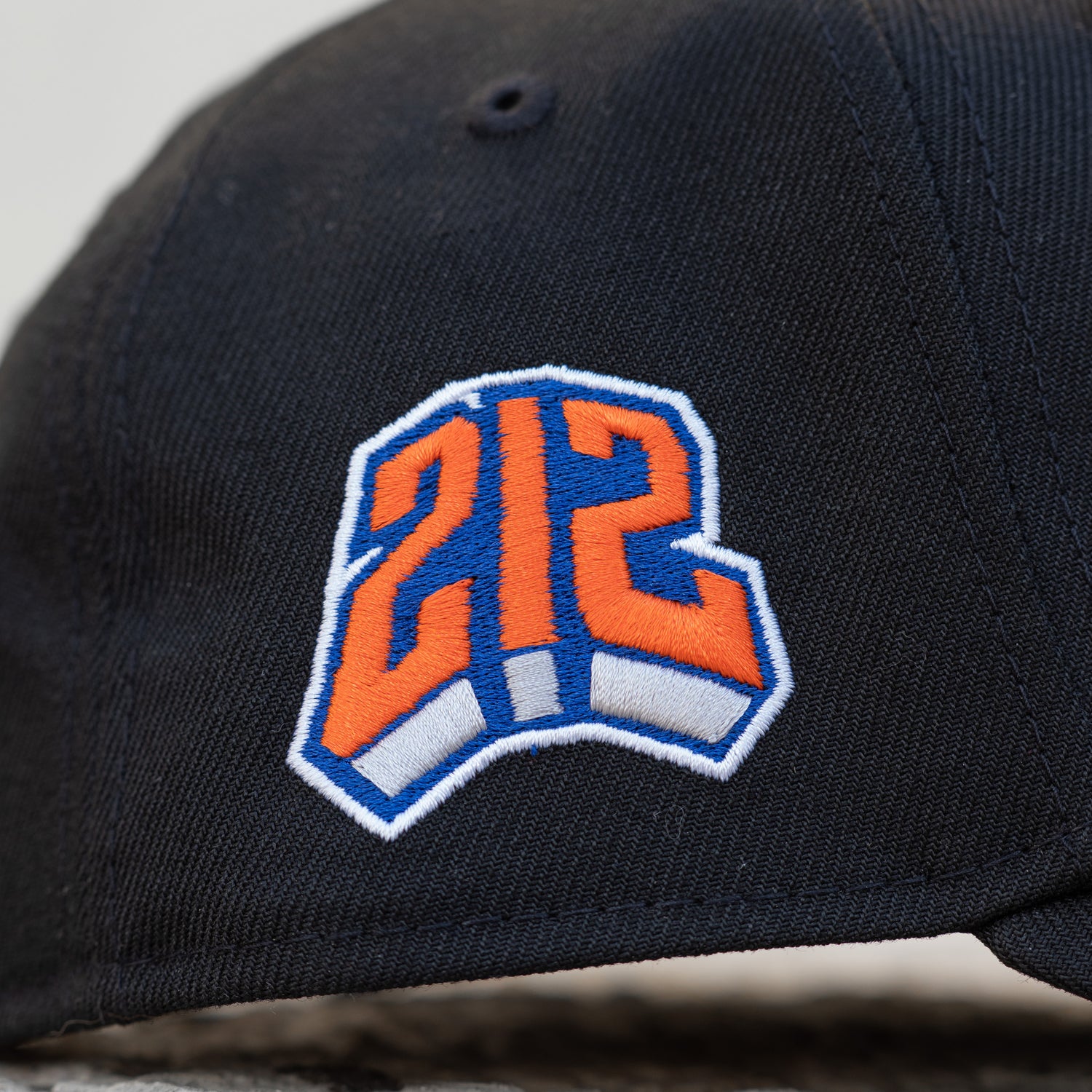 NEW YORK KNICKS NBA SCARLET BLACK KELLY GREEN UV / NEW ERA 9FORTY A-FRAME