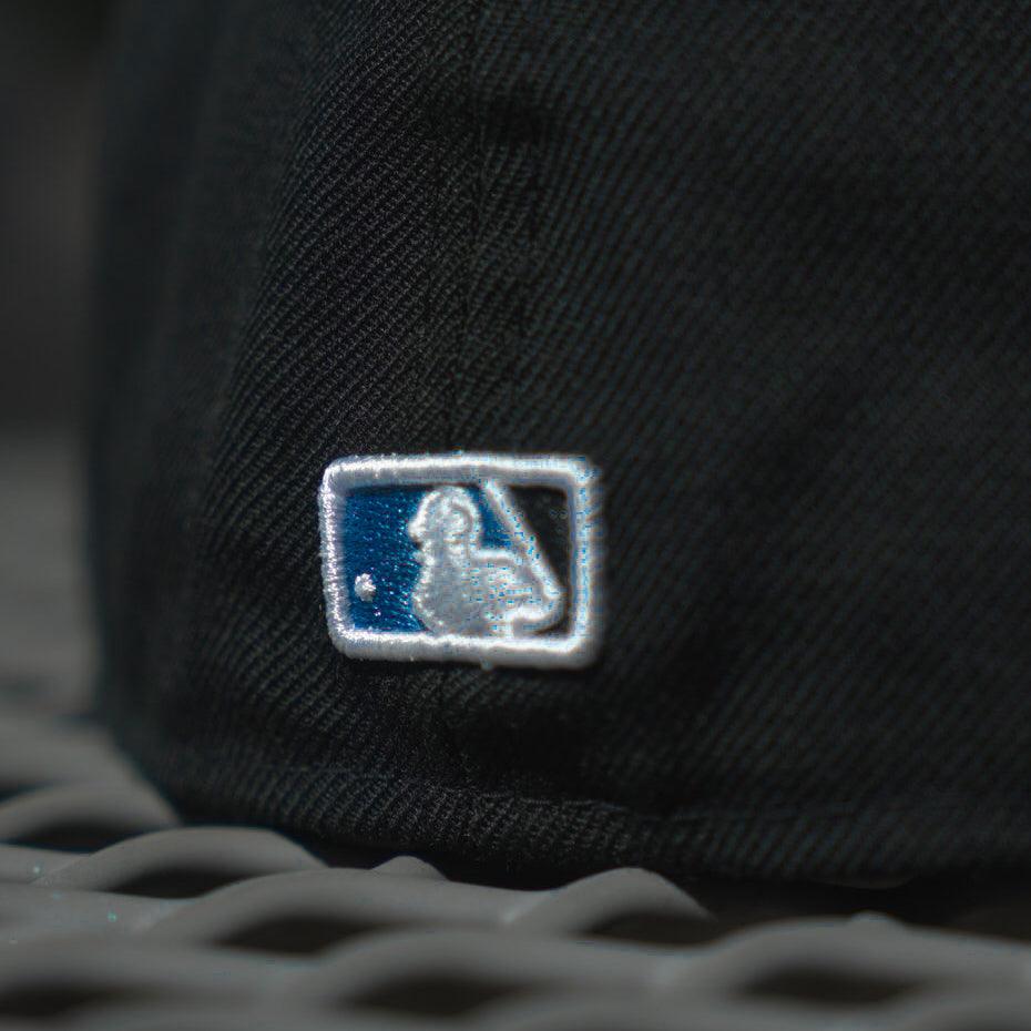 EXCLUSIVE NEW ERA 59FIFTY MLB TEXAS RANGERS 50TH ANNIVERSARY BLACK / BIRDSEYE BLUE UV FITTED CAP - FAM