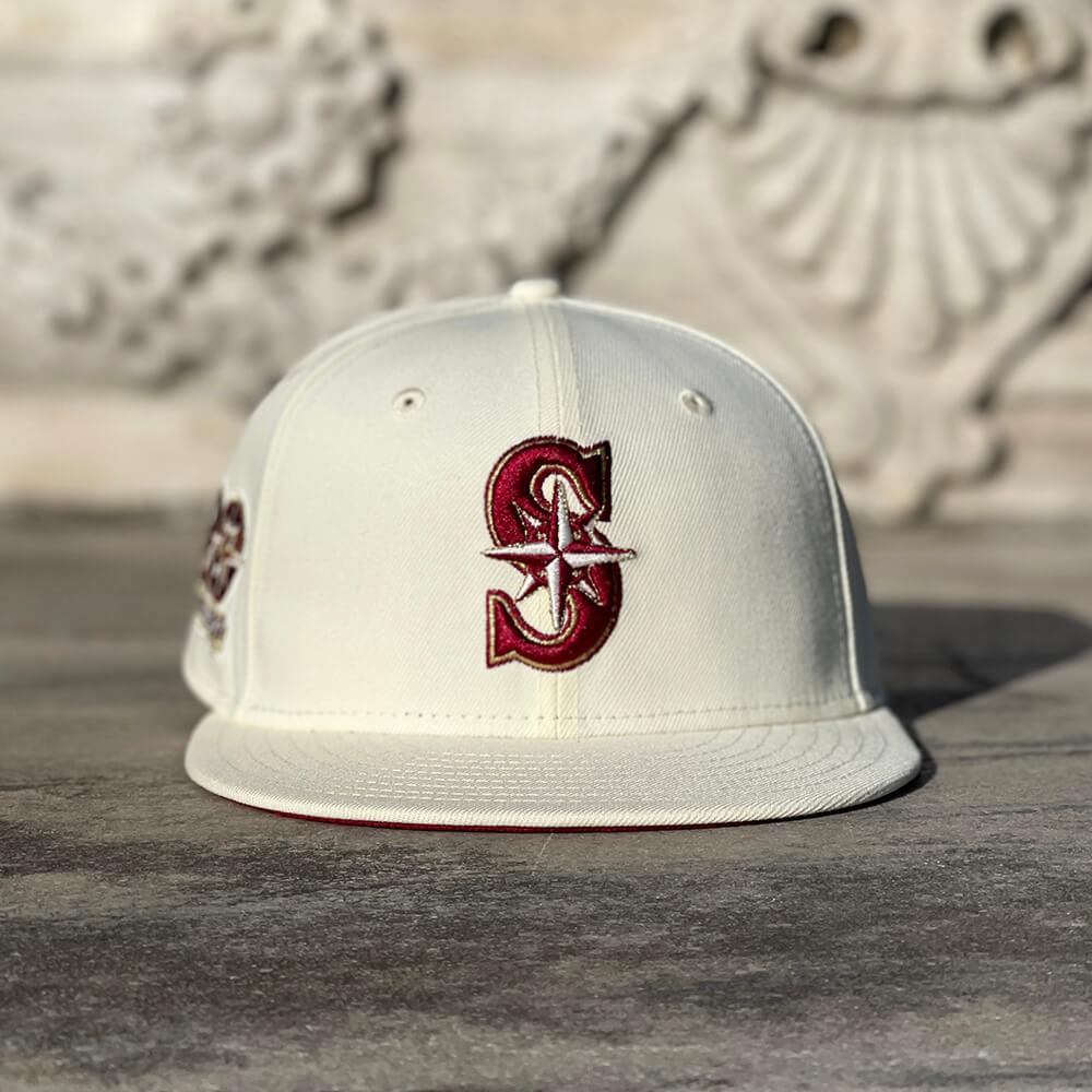 NEW ERA 59FIFTY MLB SEATTLE MARINERS 20TH ANNIVERSARY CHROME WHITE / CARDINAL UV FITTED CAP - FAM