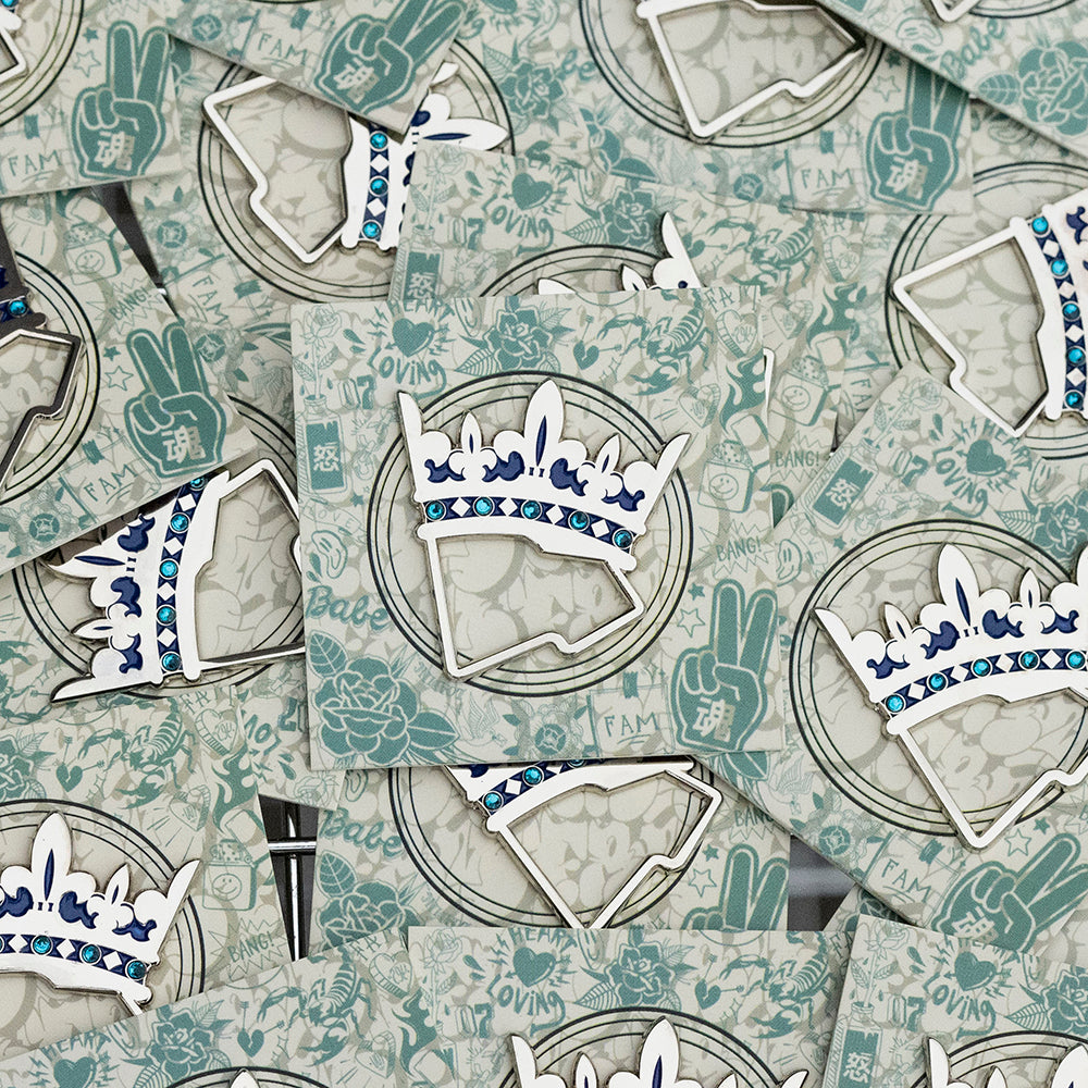 FAM CROWN MAGNETIC PIN SILVER