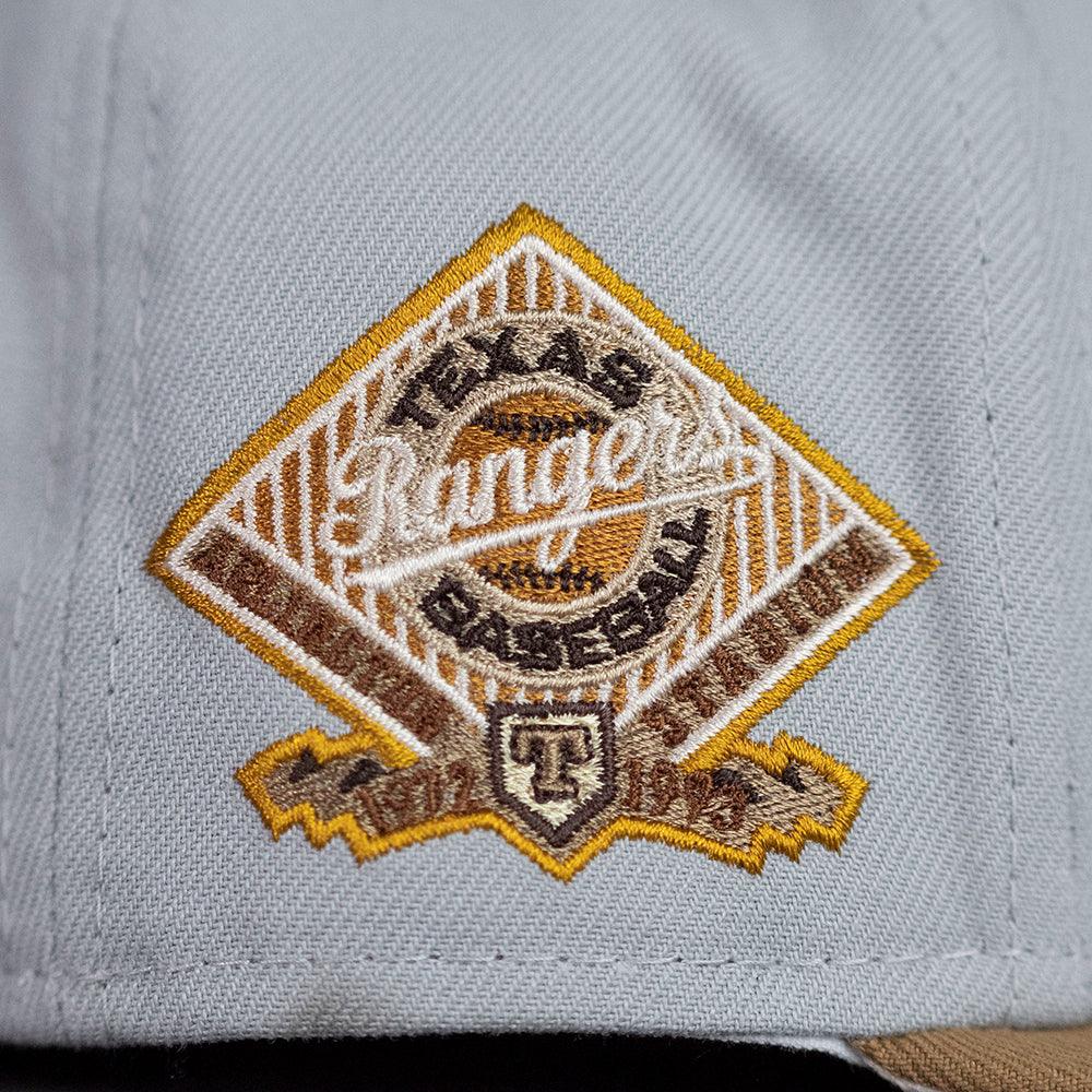 NEW ERA 59FIFTY MLB TEXAS RANGERS ARLINGTON STADIUM TWO TONE / CHROME WHITE UV FITTED CAP - FAM