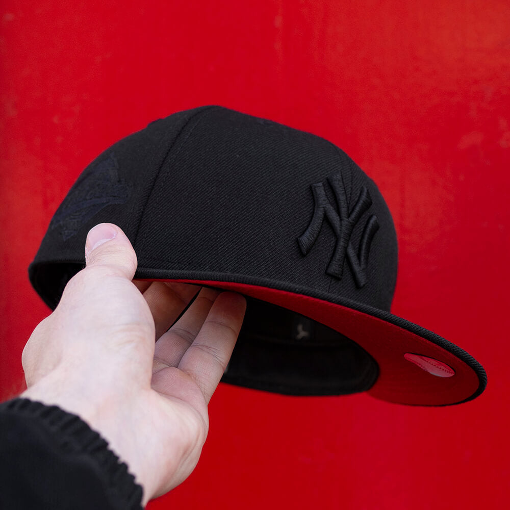 EXCLUSIVE 59FIFTY MLB NEW YORK YANKEES WS 1996 BLACK/RED UV