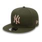 NEW ERA 9FIFTY SIDE PATCH NEW YORK YANKEES GREEN SNAPBACK